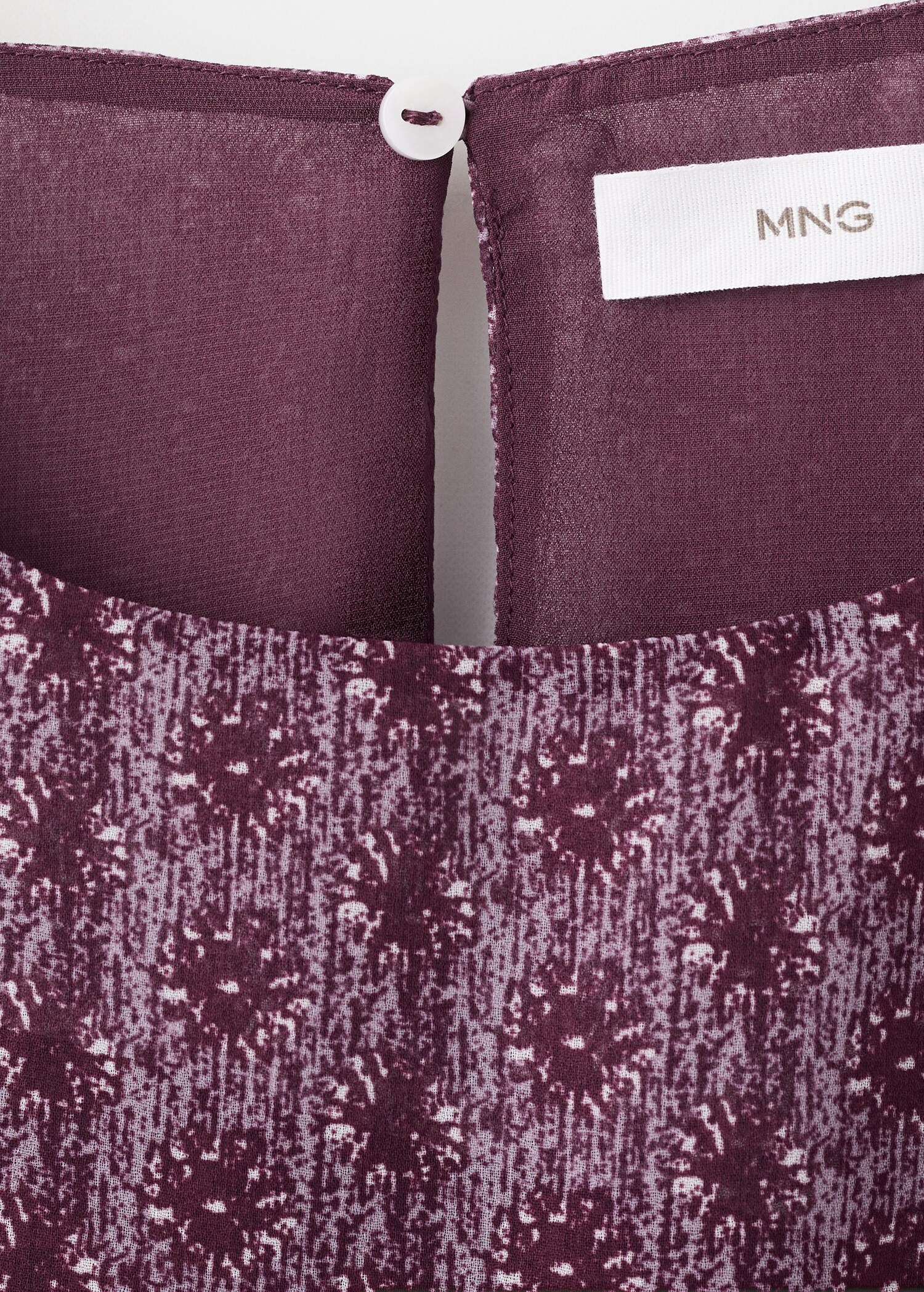 Printed blouse with cut-out - Details of the article 8