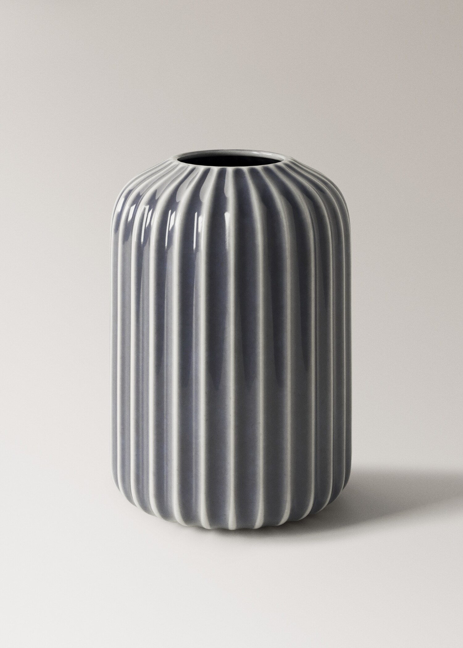 Låg stengodsvas med linjer - Artikel utan modell