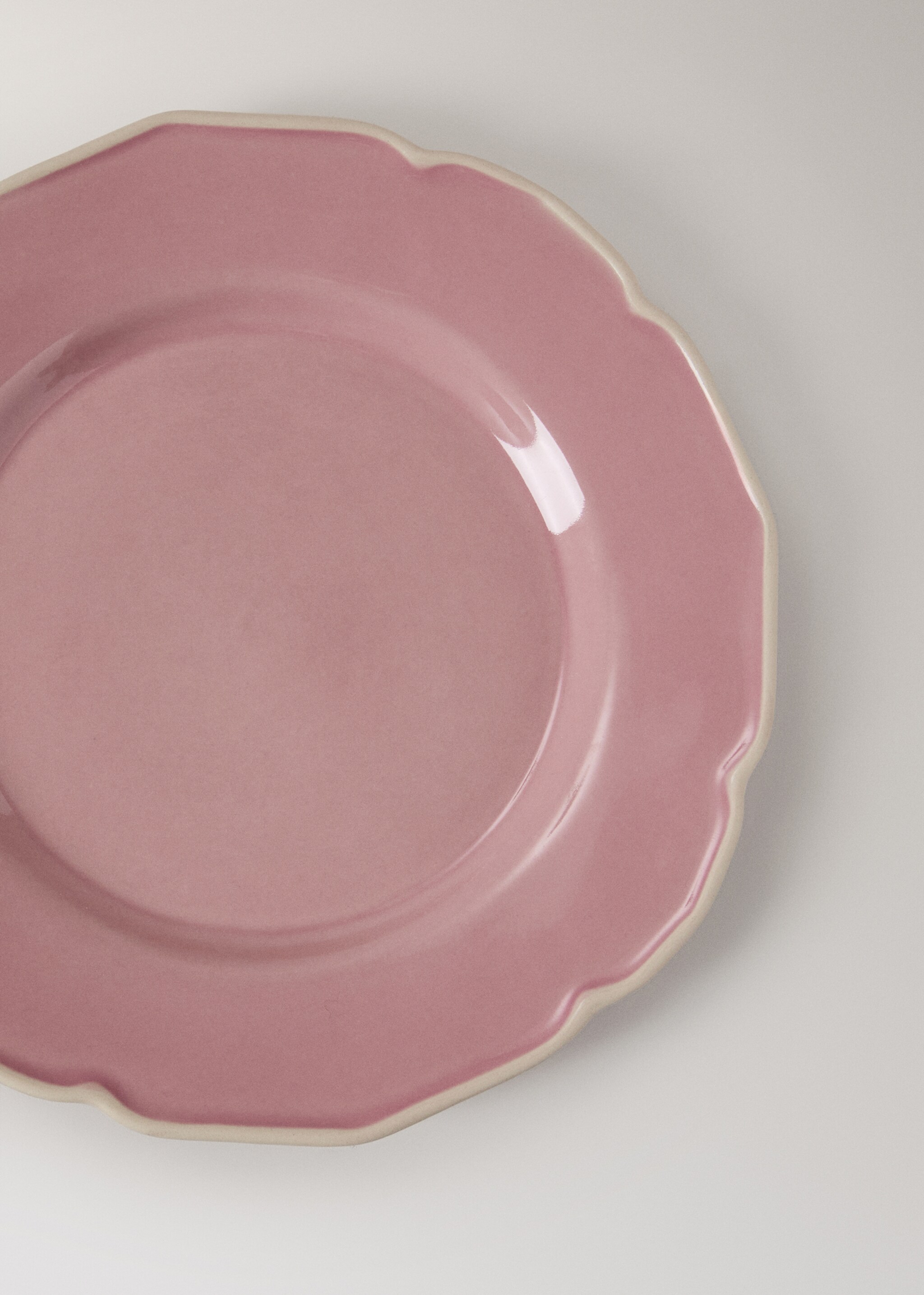 Stoneware dessert plate with wavy design - Details of the article 1, Pink. Ref: 27021527-00.