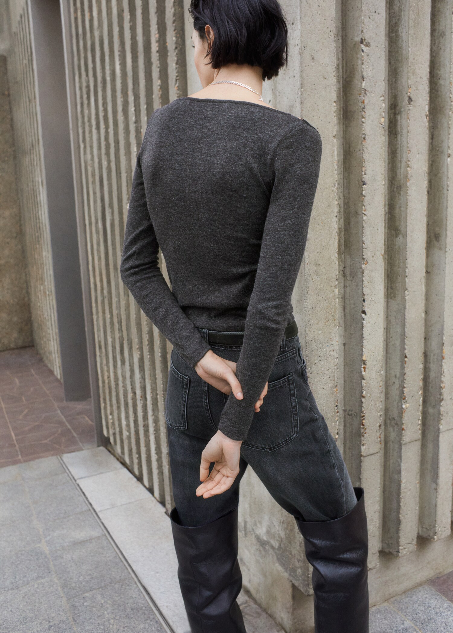 Lace-trimmed scoop-neck top - Reverse of the article