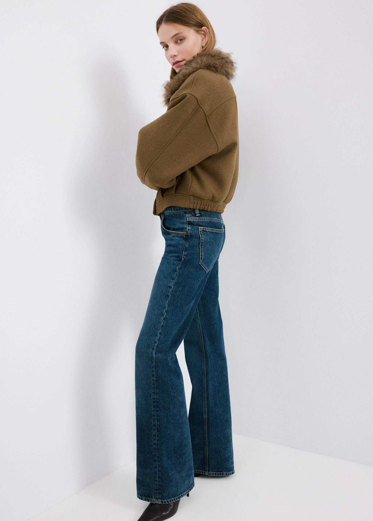 Wool blend jacket with fur collar - Details of the article 2