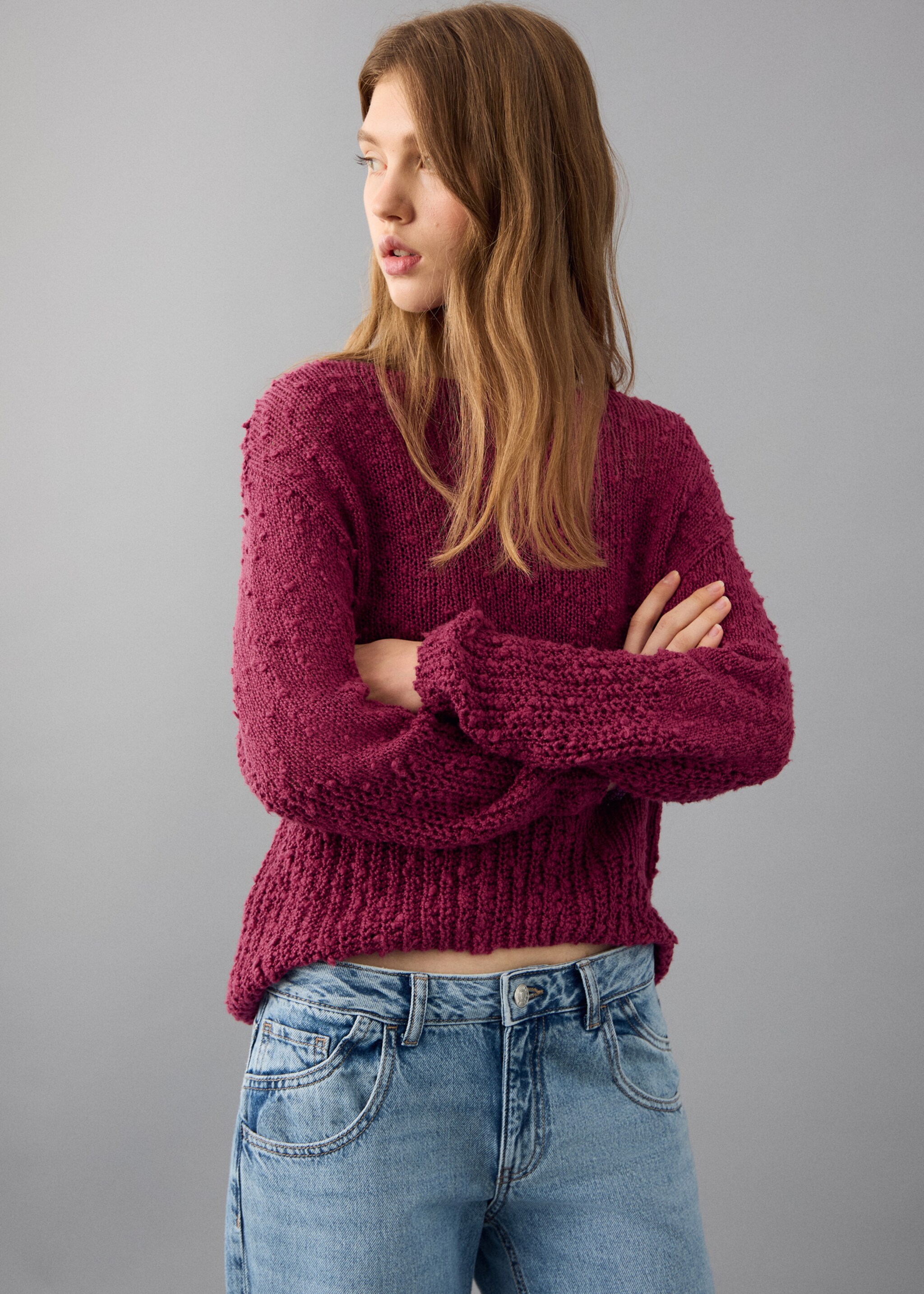 Pull-over en maille fine - Plan moyen, Cerise. Ref: 27022543-00.