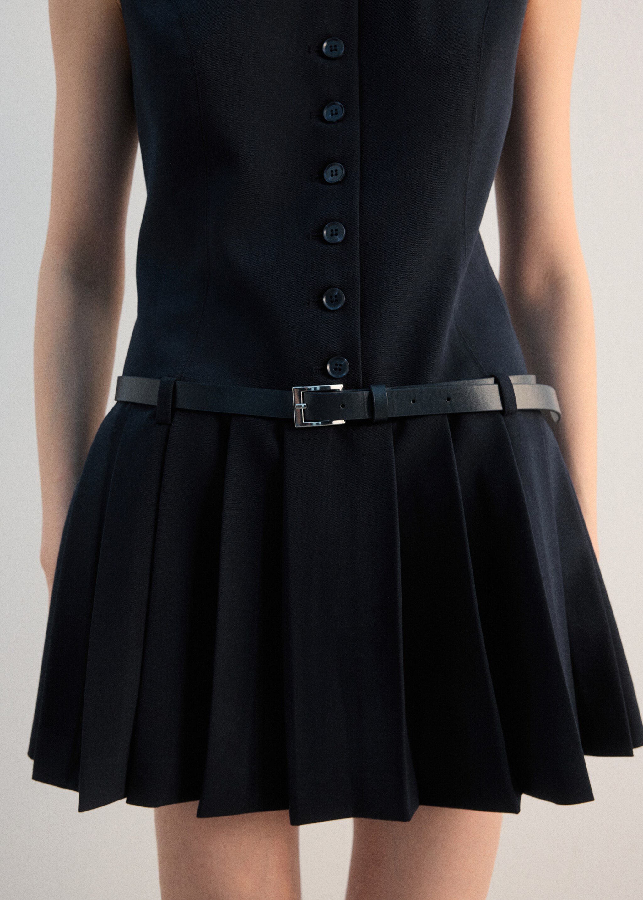 Pleated dress with belt - Medium plane, Navy. Ref: 27022546-00.