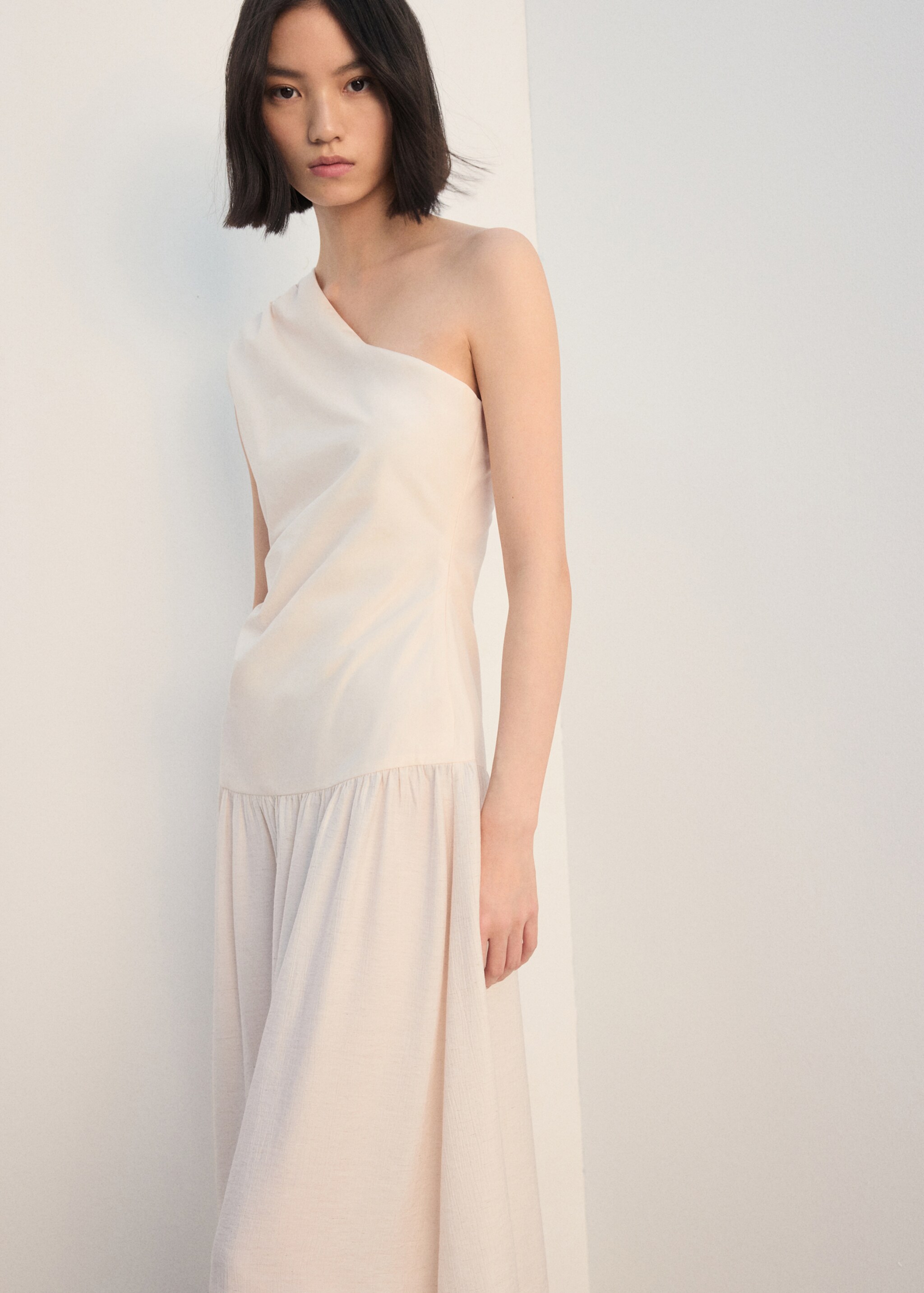 Asymmetrical pleated dress - Medium plane, Ecru. Ref: 27022547-00.