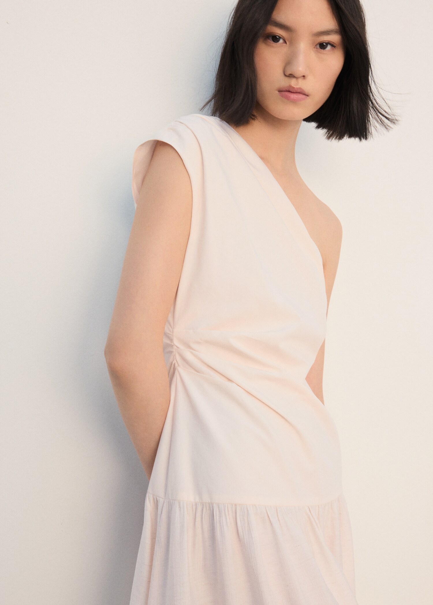 Asymmetrical pleated dress - Details of the article 1