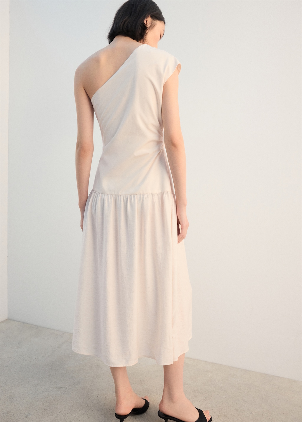Asymmetrical pleated dress - Women | MANGO Libya