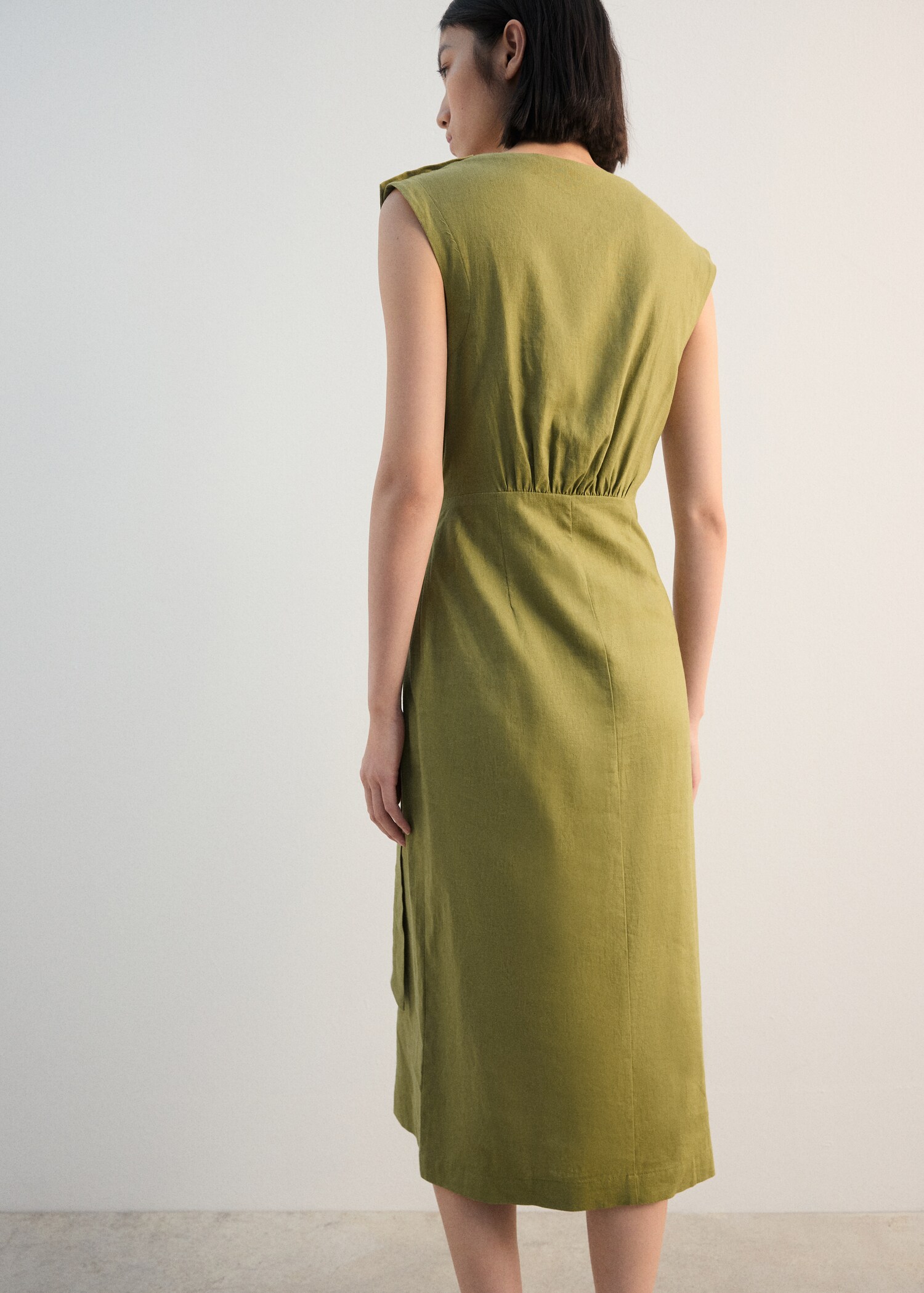 Linen wrap dress - Reverse of the article