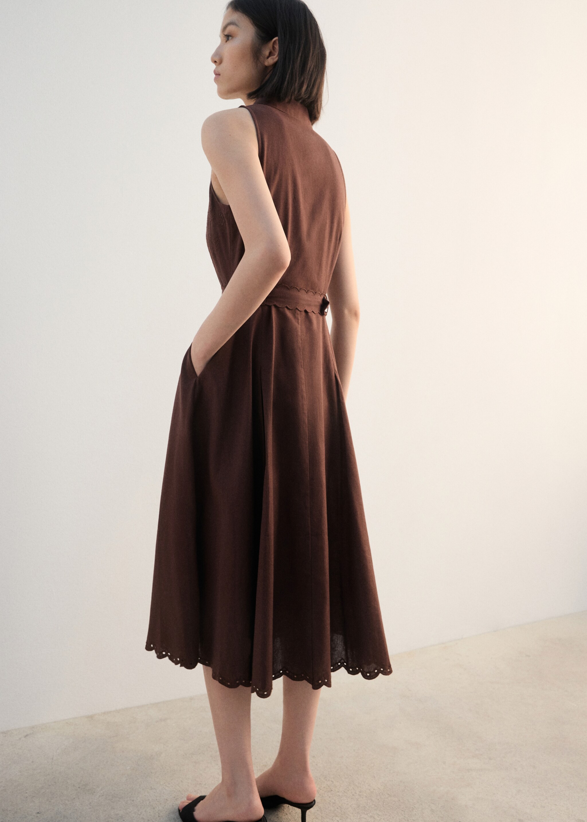 Embroidered shirt dress - Reverse of the article, Brown. Ref: 27022552-00.