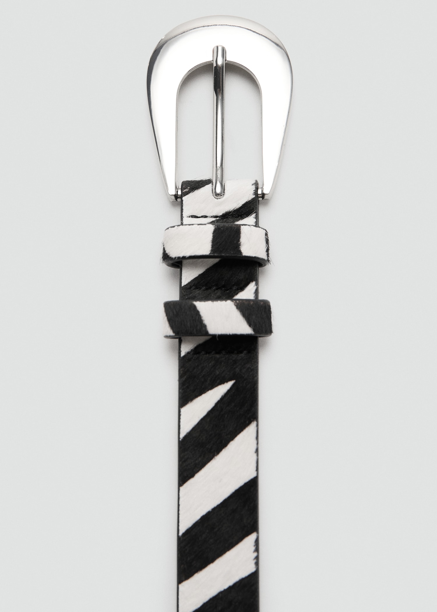 Zebra-print fur belt - Details of the article 1