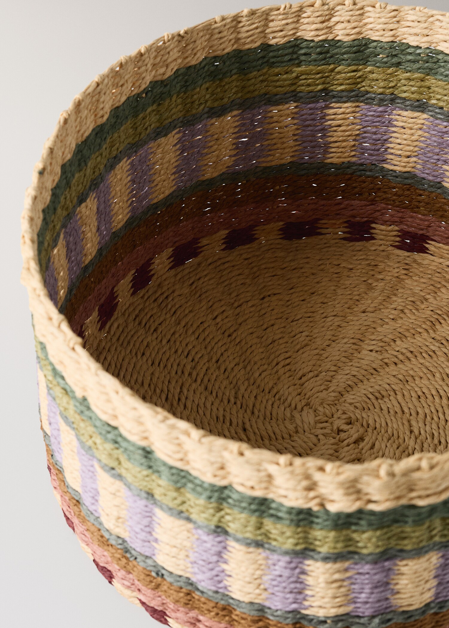 Large circular basket with colorful print - Details of the article 3