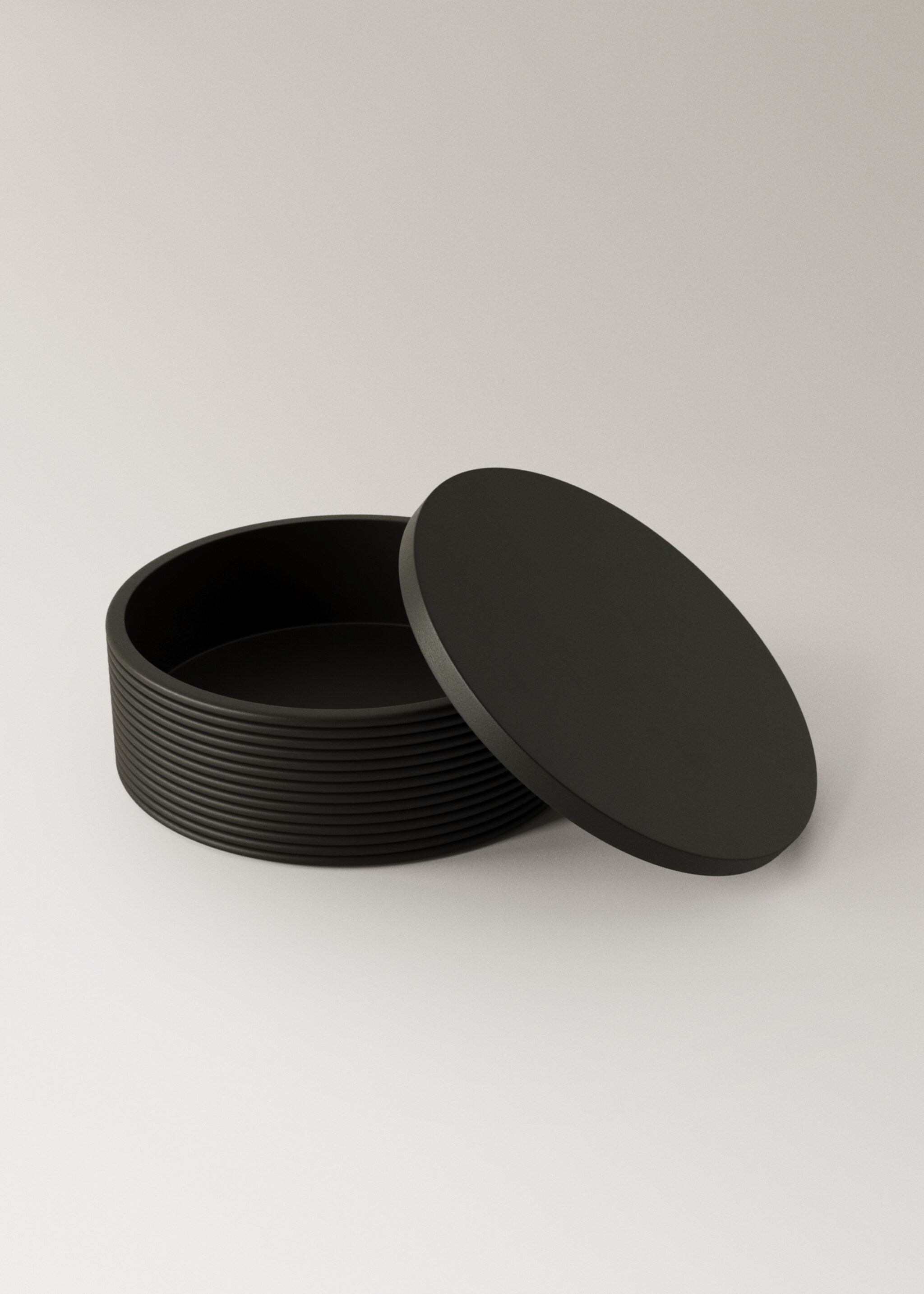 Medium round wooden box - Details of the article 2, Black. Ref: 27022903-00.