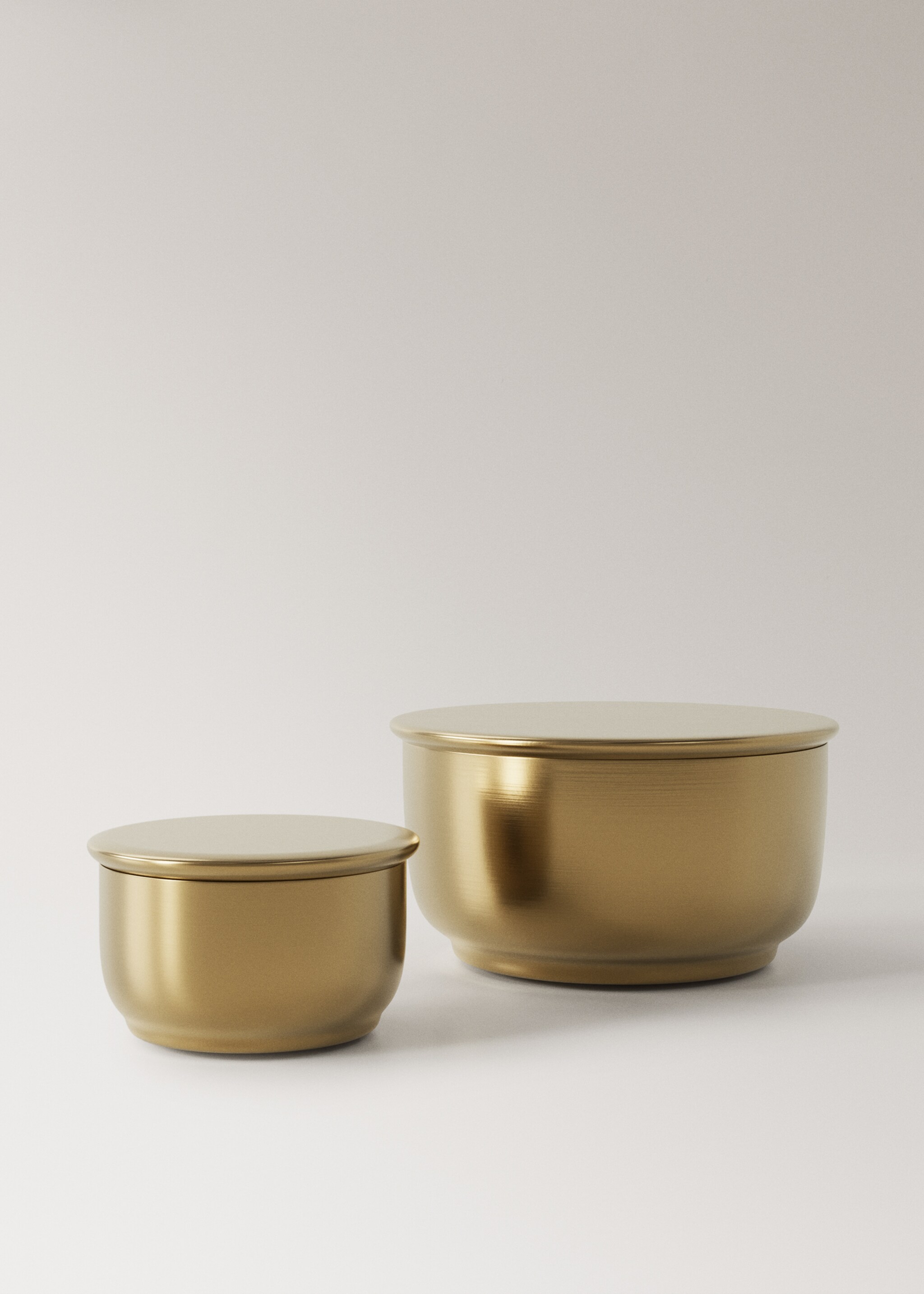 Caixa cilíndrica tapa mini - Detall de l'article 3, Daurat. Ref: 27022905-00.