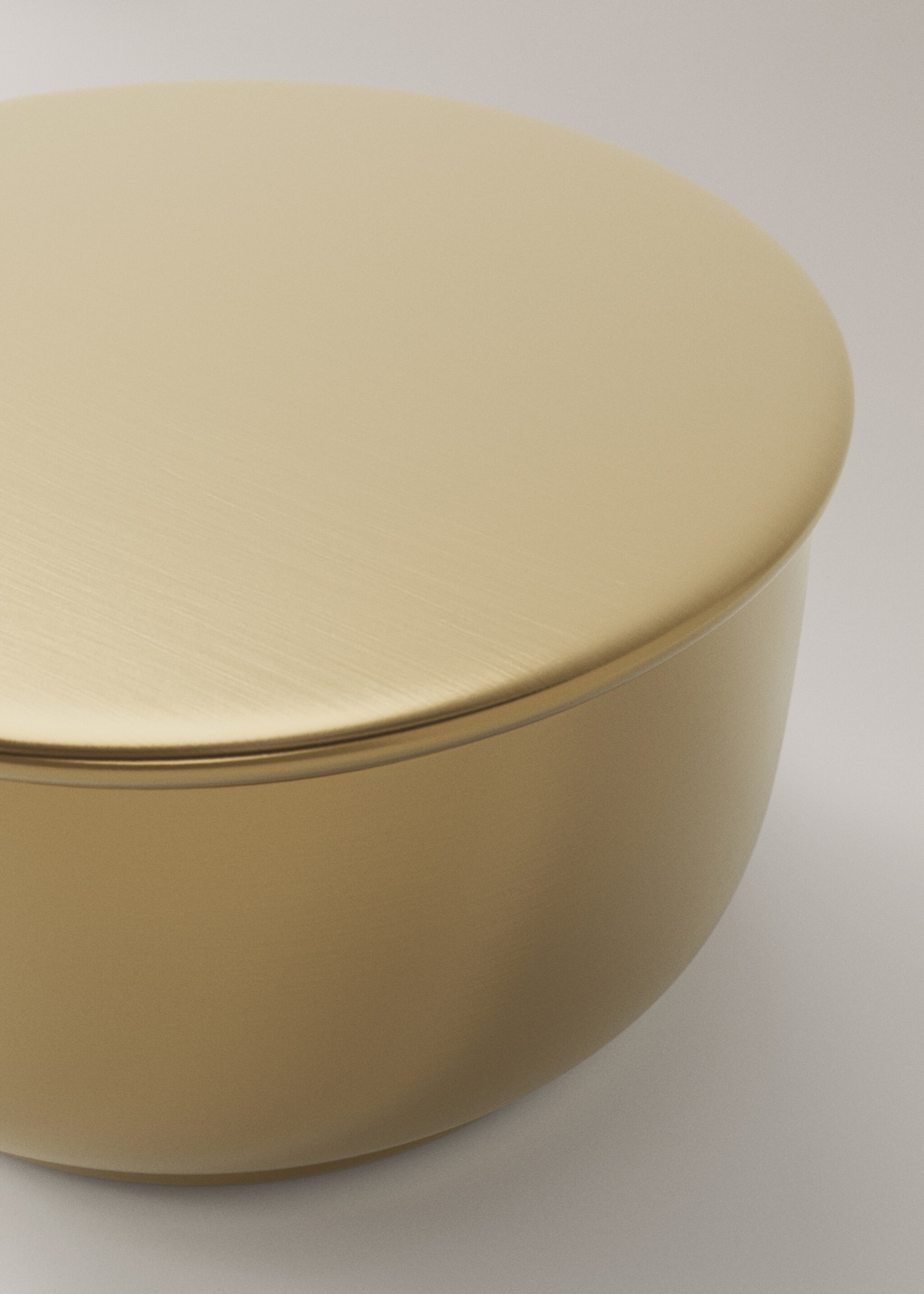 Caixa cilíndrica tapa petita - Detall de l'article 1, Daurat. Ref: 27022906-00.