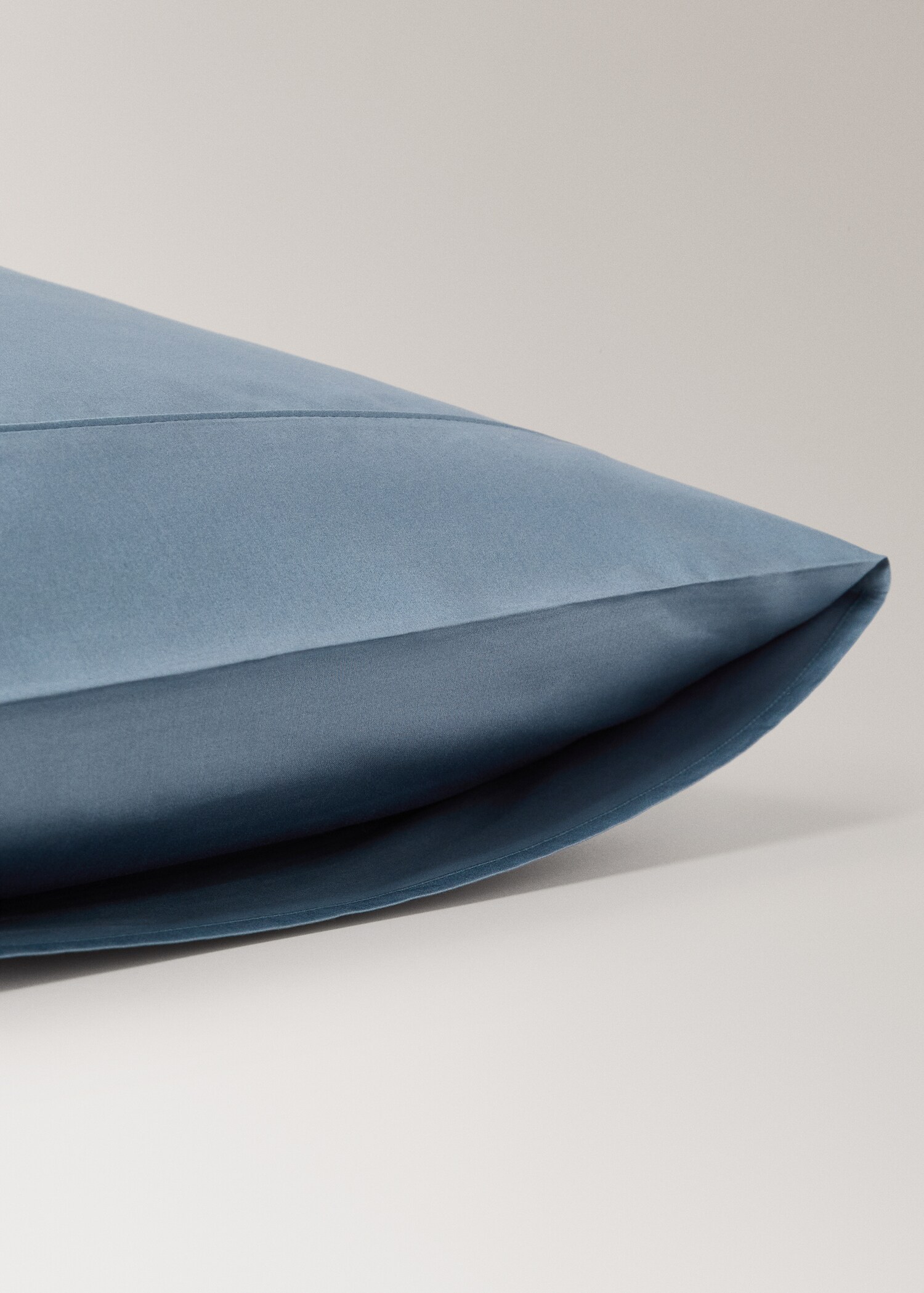 Two 600-thread cotton satin pillowcases 50x75 cm - Details of the article 1