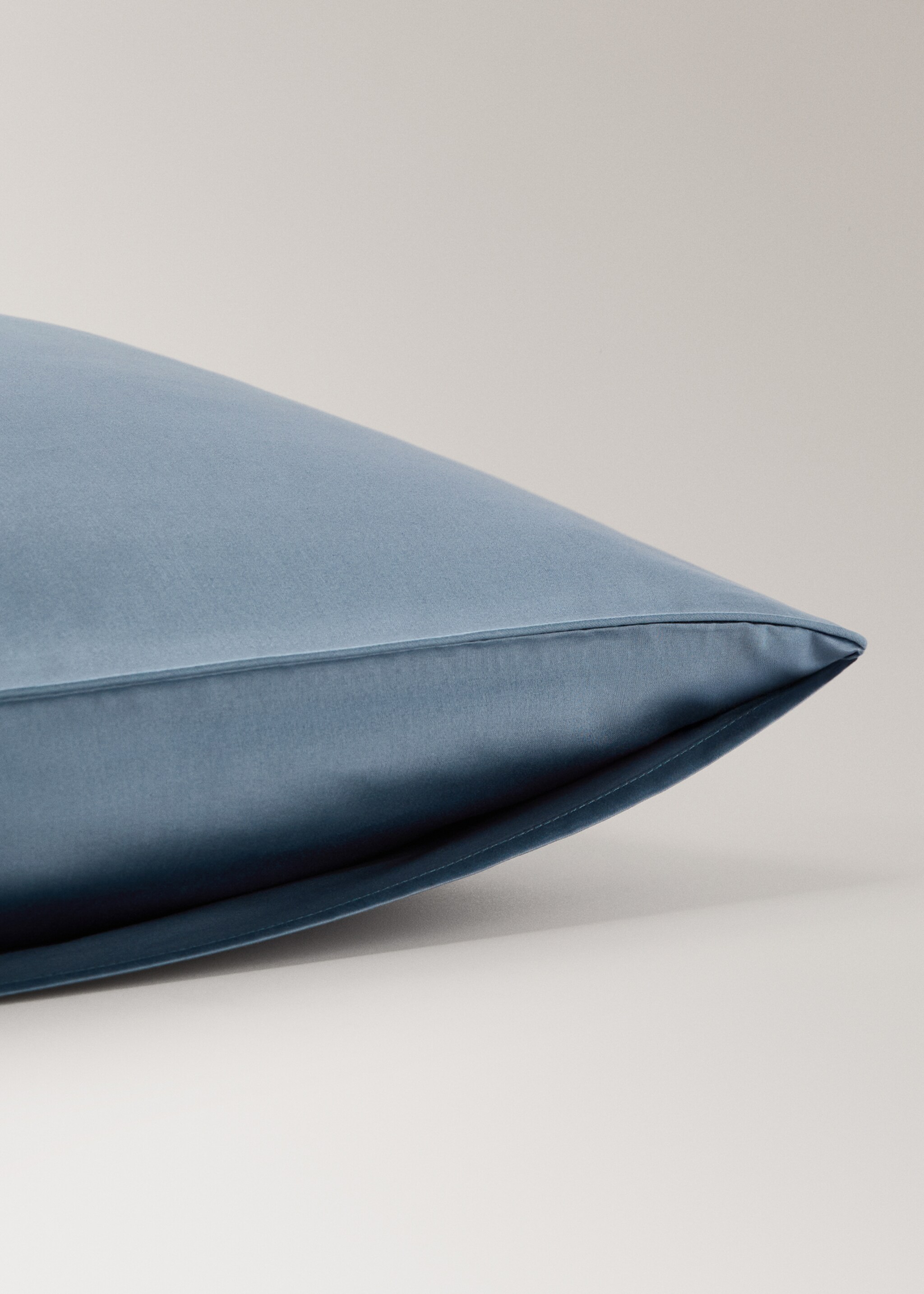 Two 600-thread count cotton satin pillowcases 60x60 cm - Details of the article 1, Blue. Ref: 27022910-00.