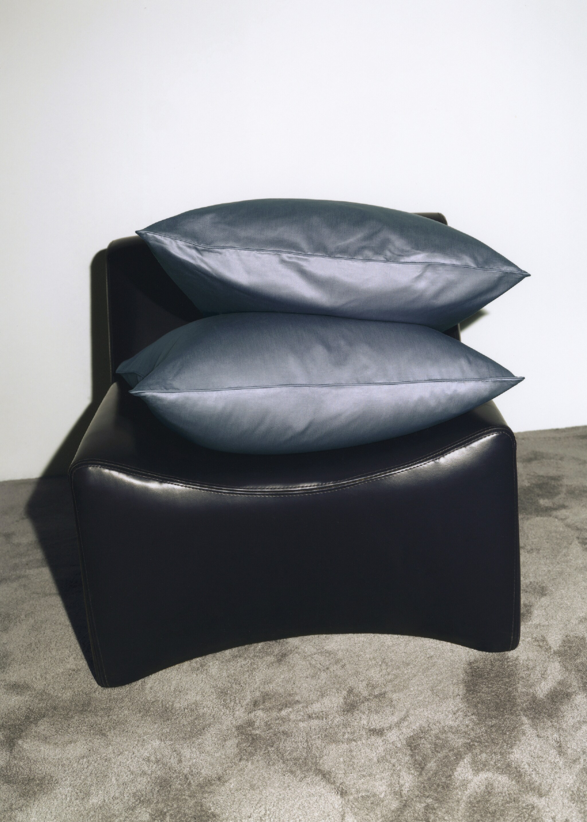 Two 600-thread count cotton satin pillowcases 60x60 cm - Details of the article 6, Blue. Ref: 27022910-00.