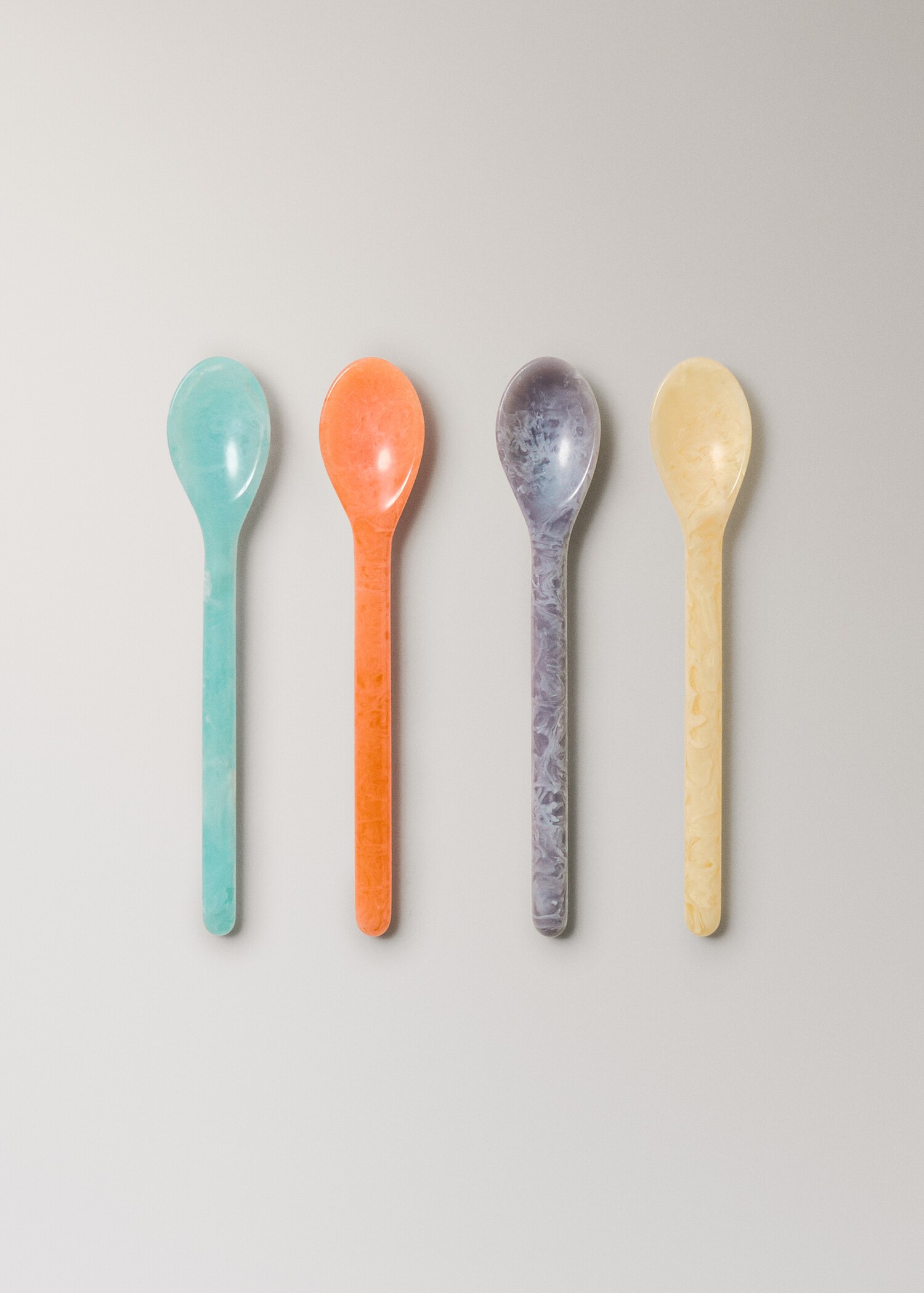 Pack of 4 resin dessert spoons - Article without model