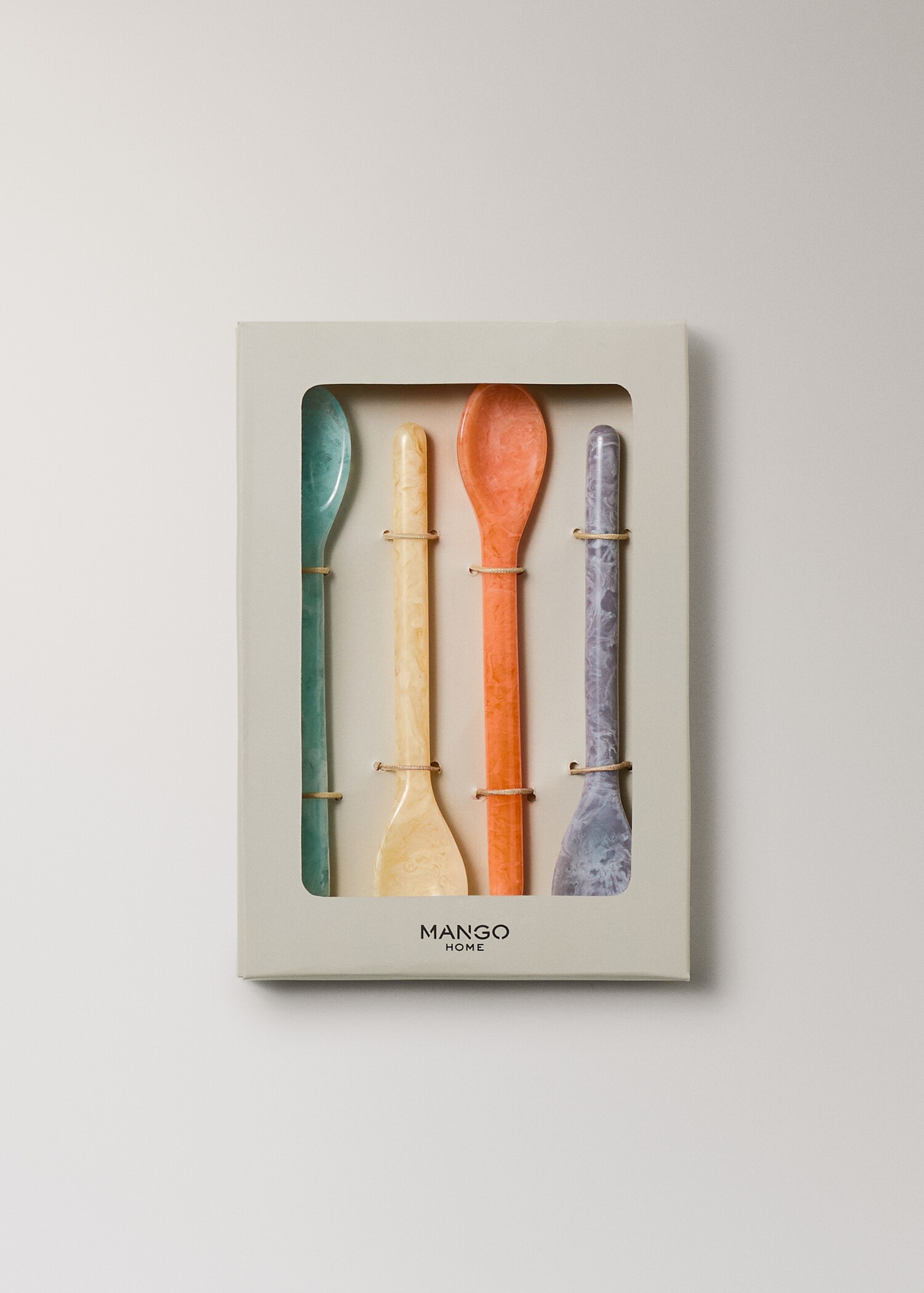 Pack of 4 resin dessert spoons - Details of the article 3
