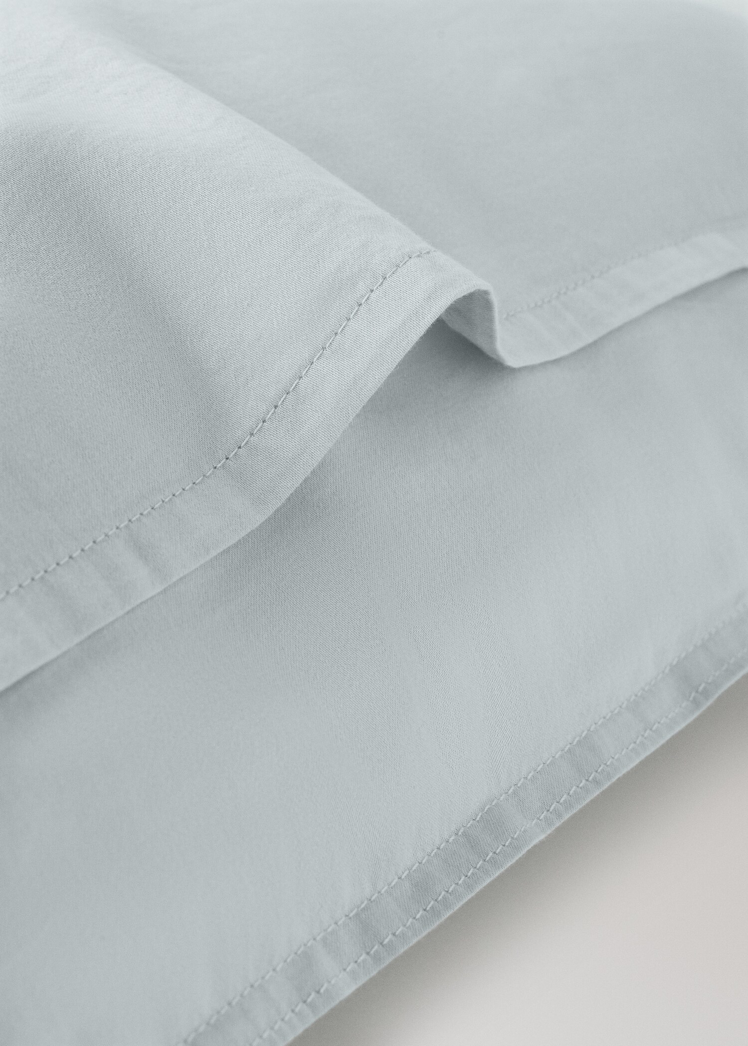 Two double-stitched satin pillowcases 50x75 cm - Details of the article 1