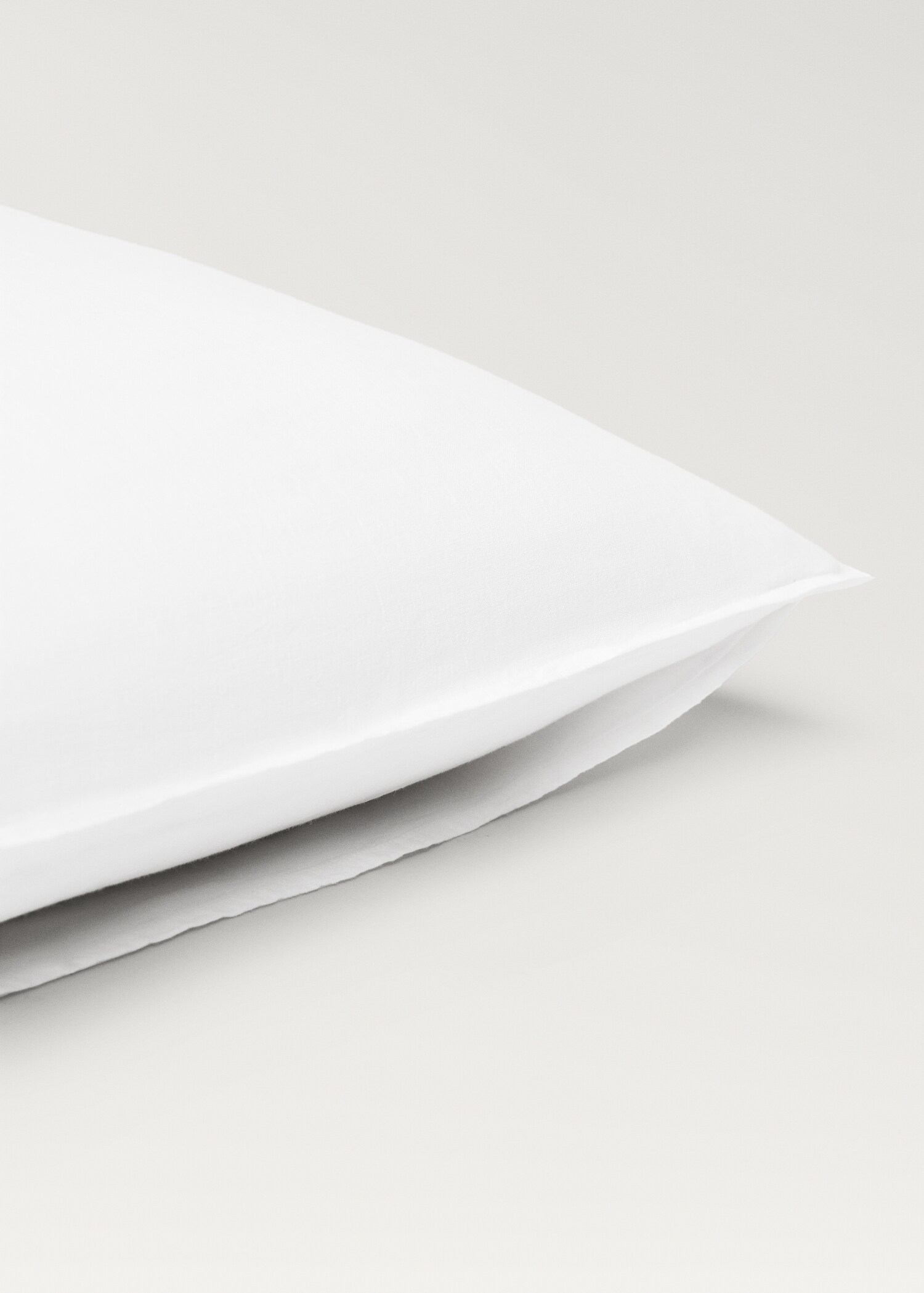 Two washed linen pillowcases 60x60 cm - Details of the article 2