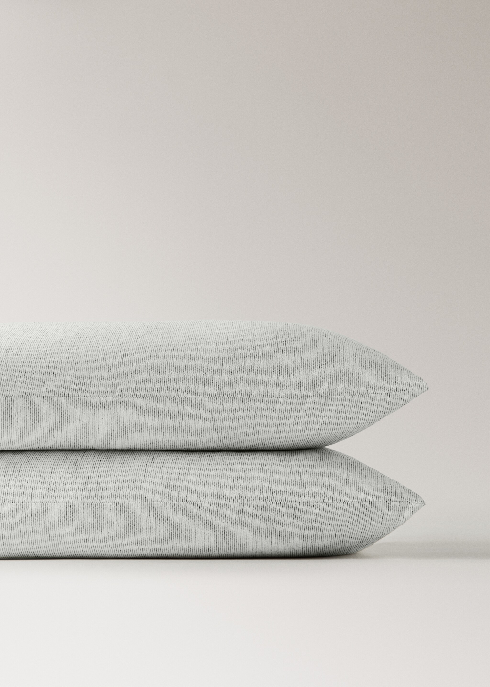 Two cotton linen pillowcases tie closures 50 x 75 cm - Details of the article 3, Grey. Ref: 27023271-00.