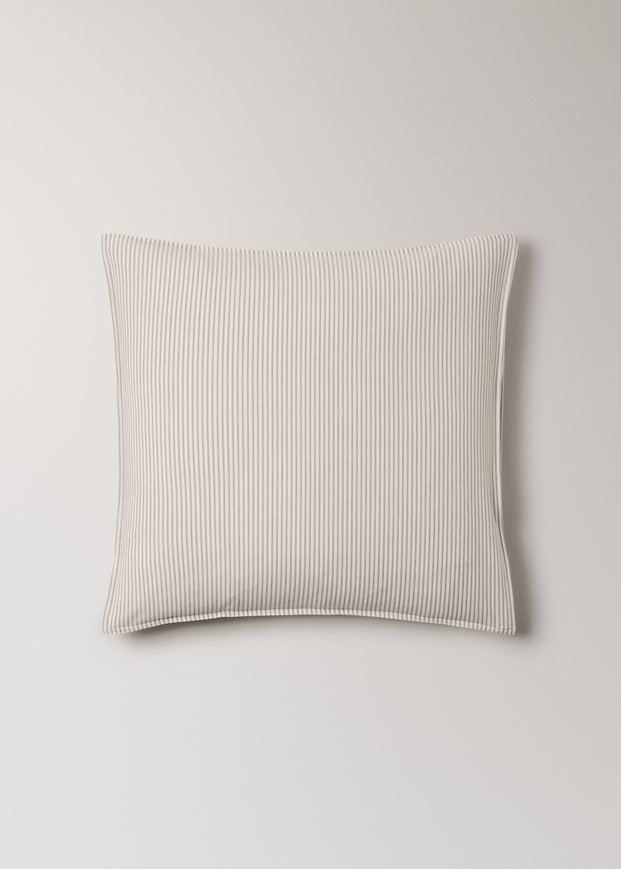 Two seersucker cotton pillowcases with fine stripes 60x60 cm - Article without model, Coffee. Ref: 27023274-00.