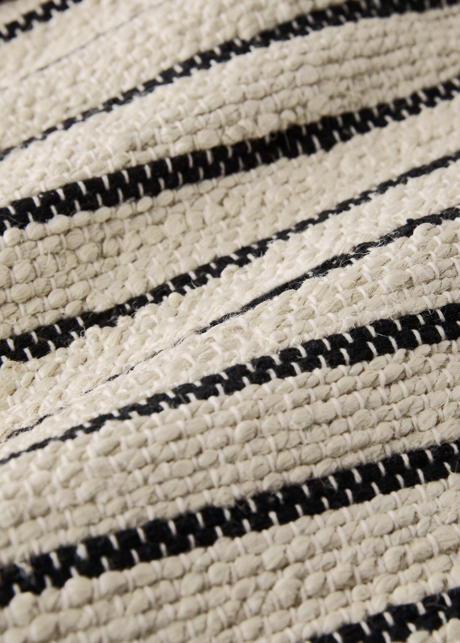 Striped braided jute rug - Details of the article 1