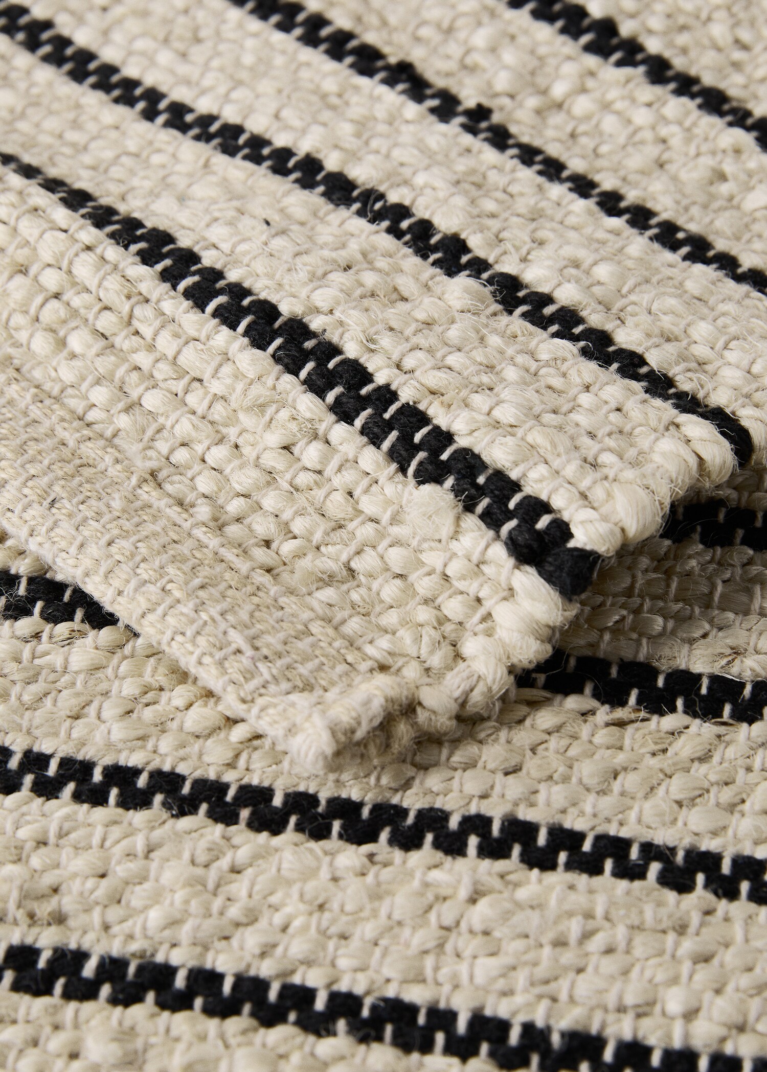 Striped braided jute rug - Details of the article 3