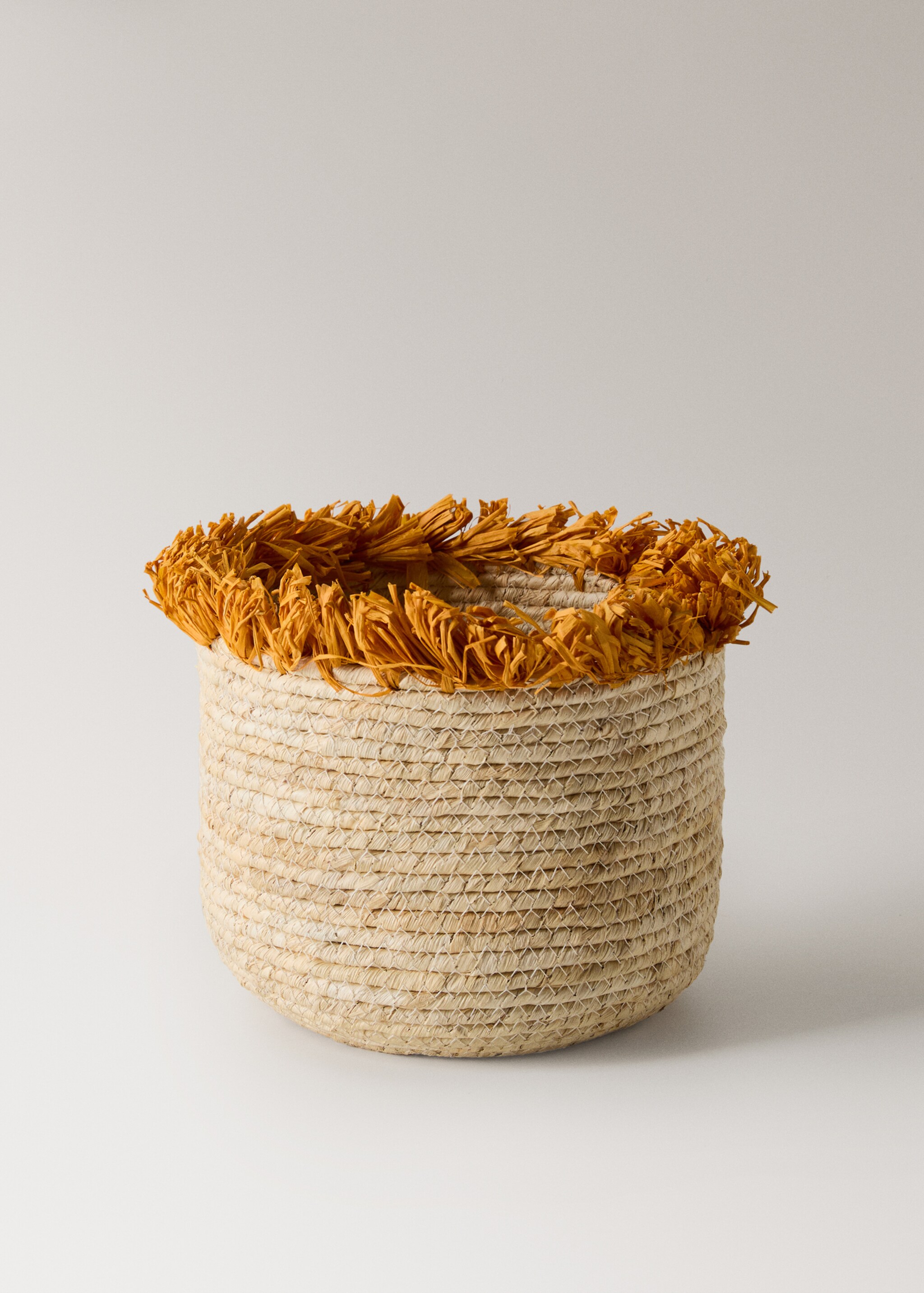 Medium basket with fringe detail - Article without model, Dark Orange. Ref: 27023278-00.