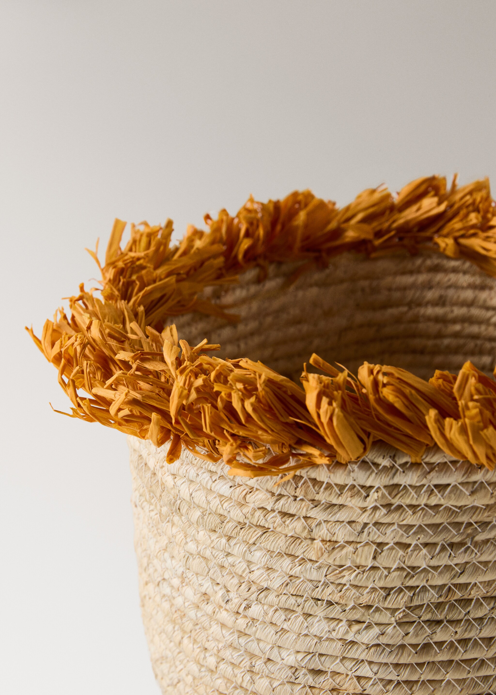 Medium basket with fringe detail - Details of the article 1, Dark Orange. Ref: 27023278-00.