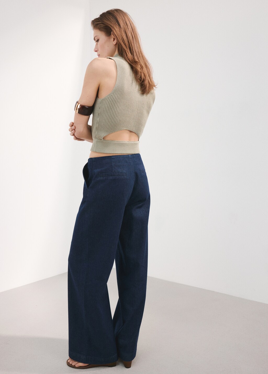 Wide leg mid-rise jeans - image 3