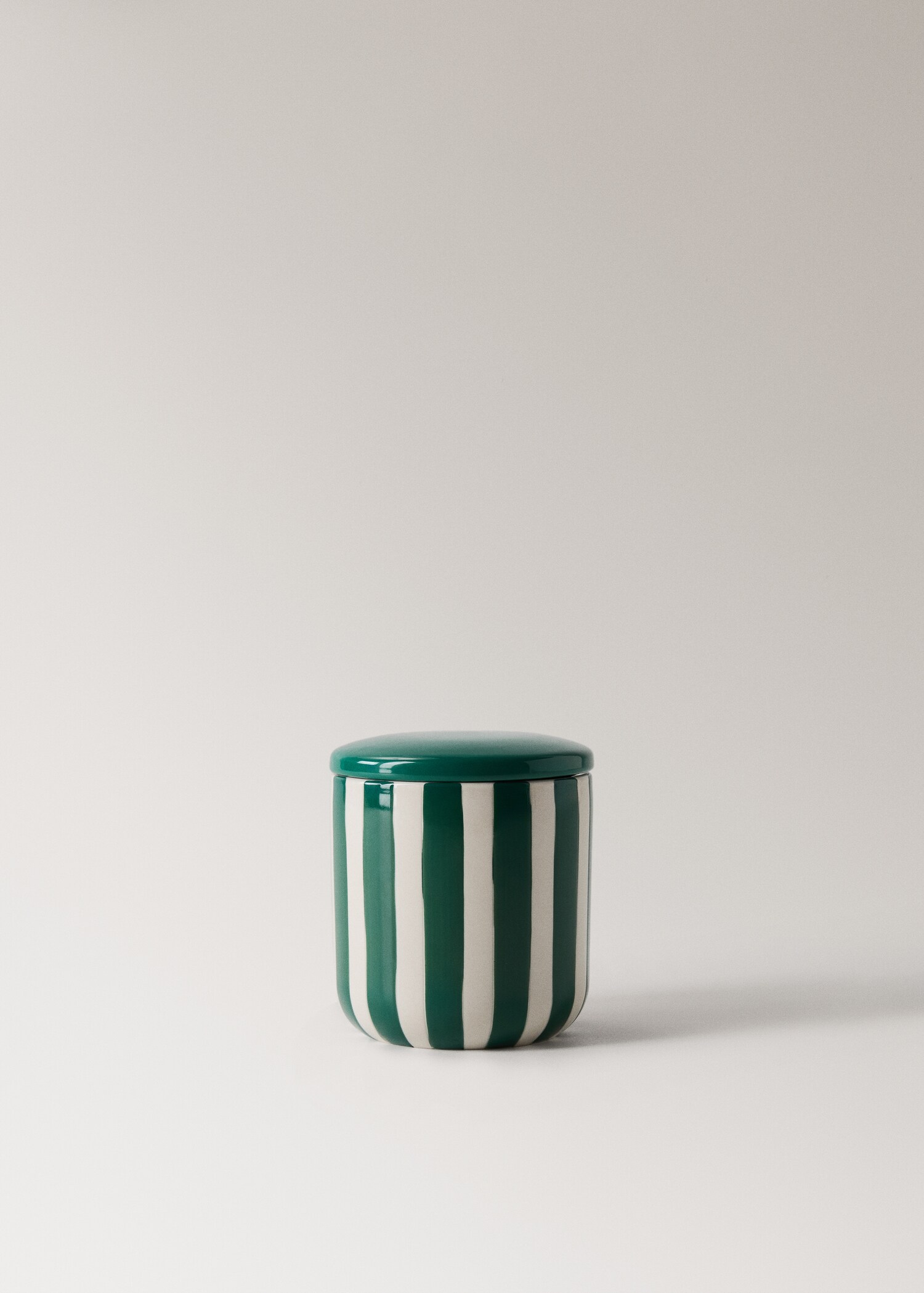Ceramic bathroom jar with hand-painted stripes - Article without model