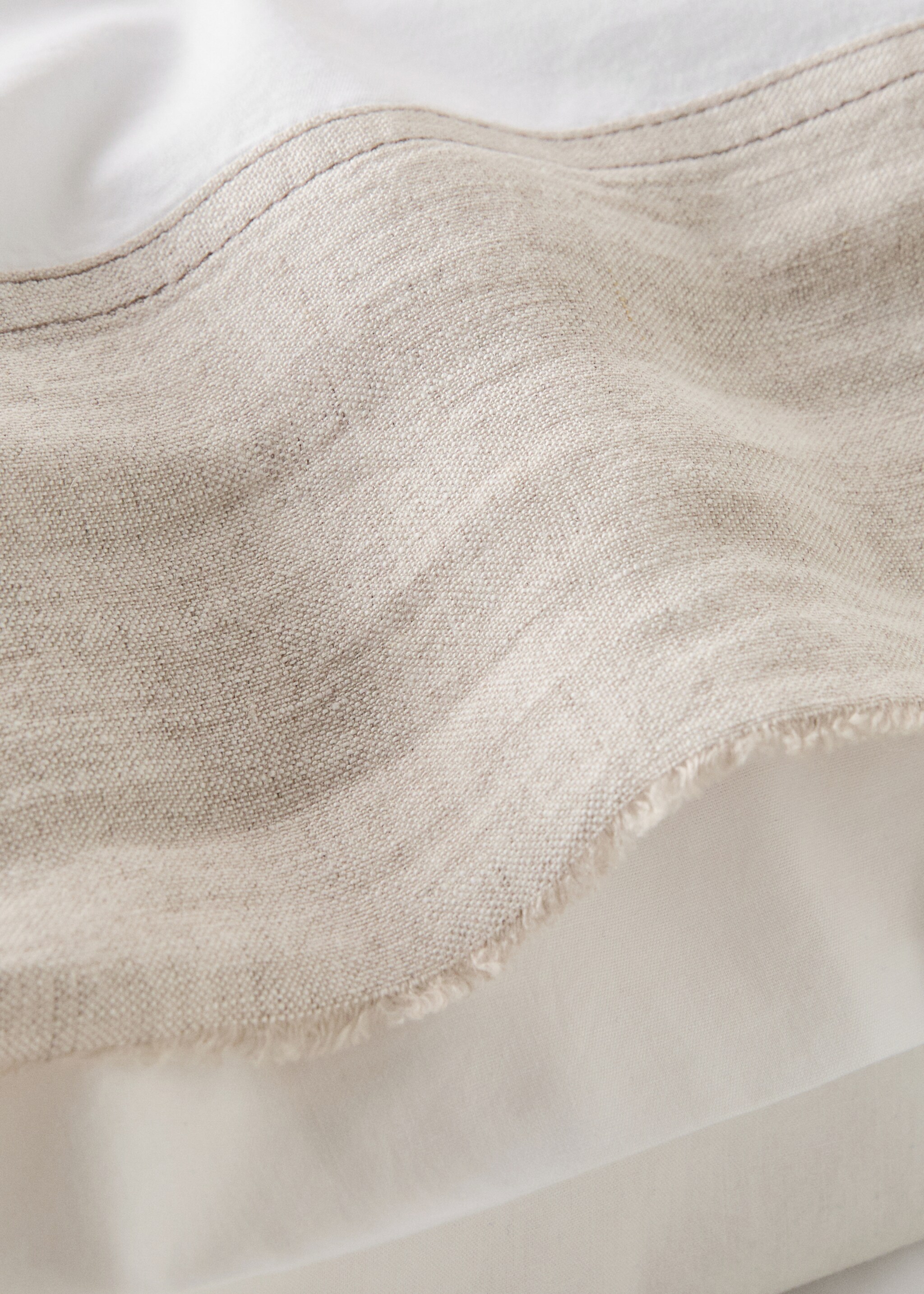 Two washed cotton pillowcases with linen border 50x75cm - Details of the article 2, Sand. Ref: 27023291-00.