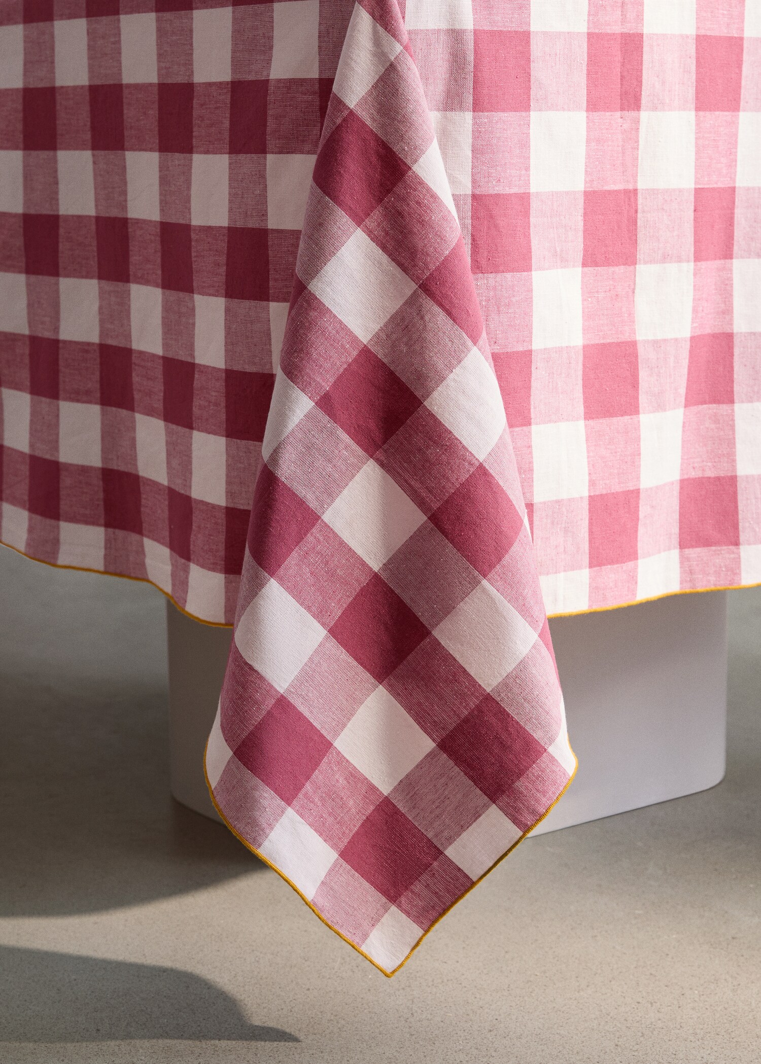 Скатертина з бавовни та льону в клітинку віші, на 8-10 персон - Детальніше про товар 8