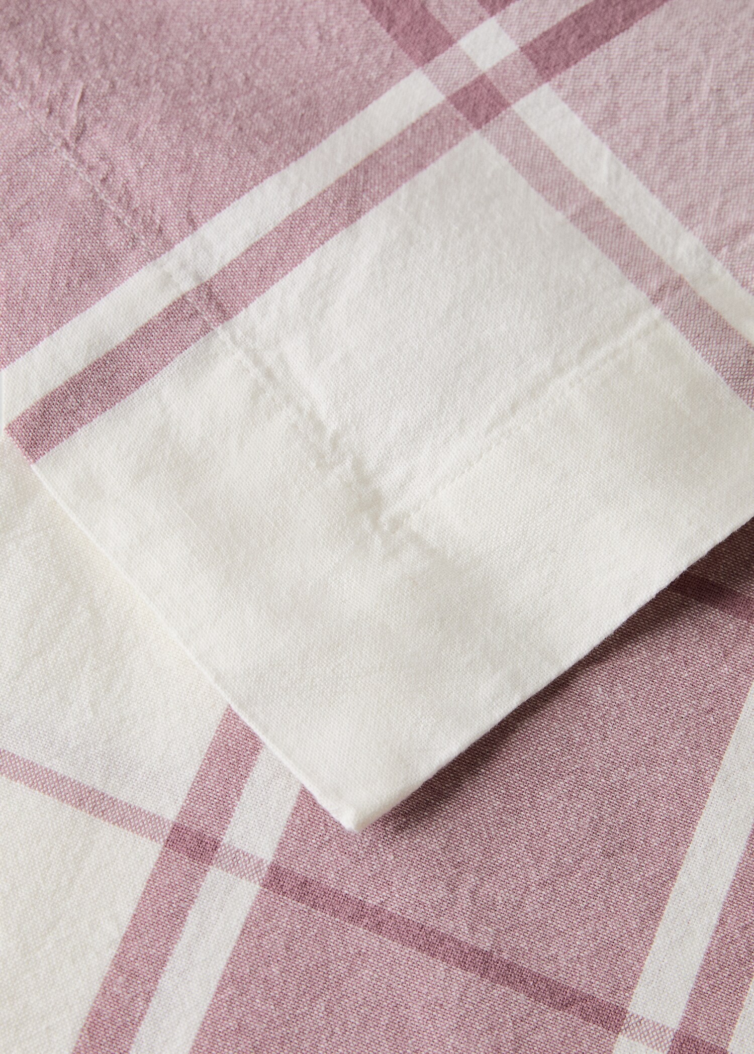 100% cotton tablecloth with contrasting stripes for 8 to 10 guests - Details of the article 1