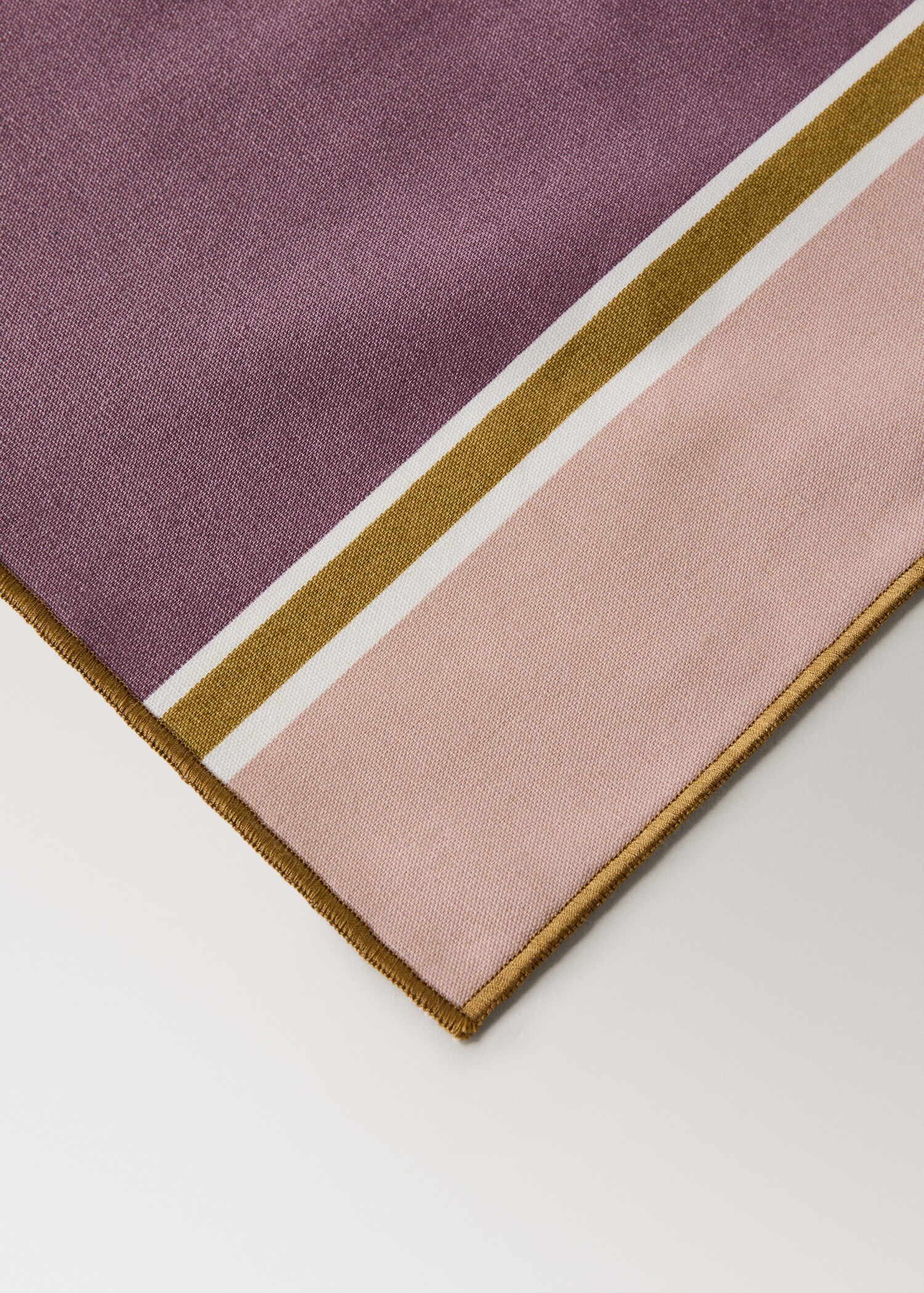 Resin-coated striped table mats - Details of the article 2