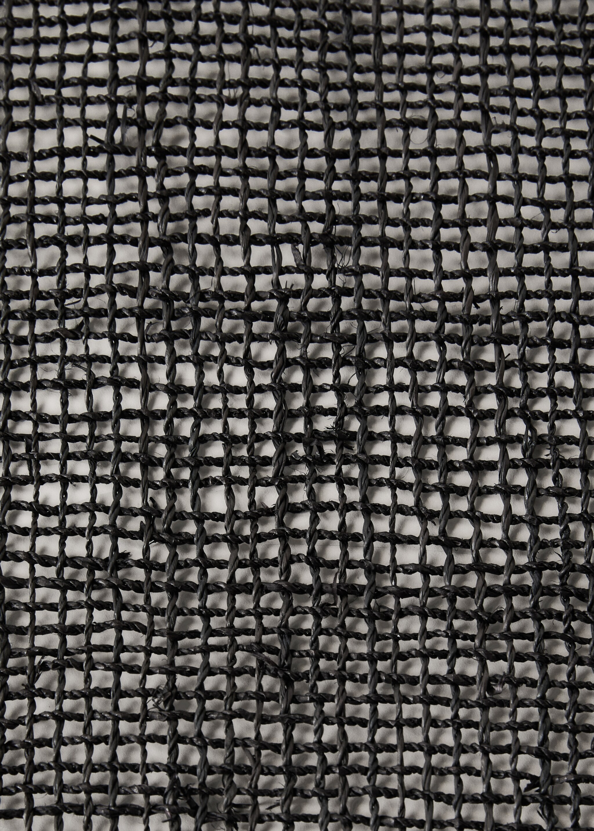 Palm fibre table mats with fringes - Details of the article 2, Black. Ref: 27023297-00.