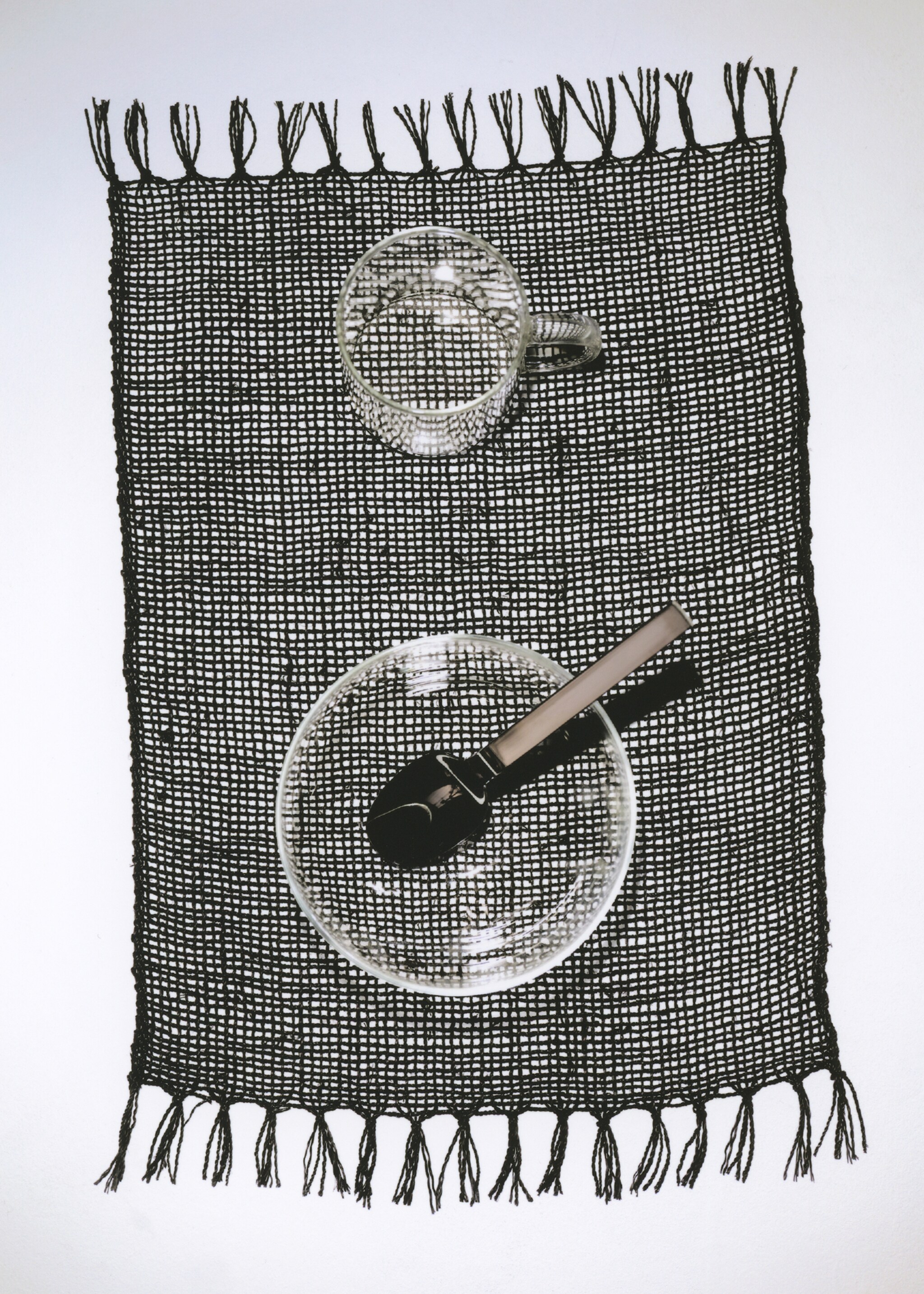 Palm fibre table mats with fringes - Details of the article 6, Black. Ref: 27023297-00.