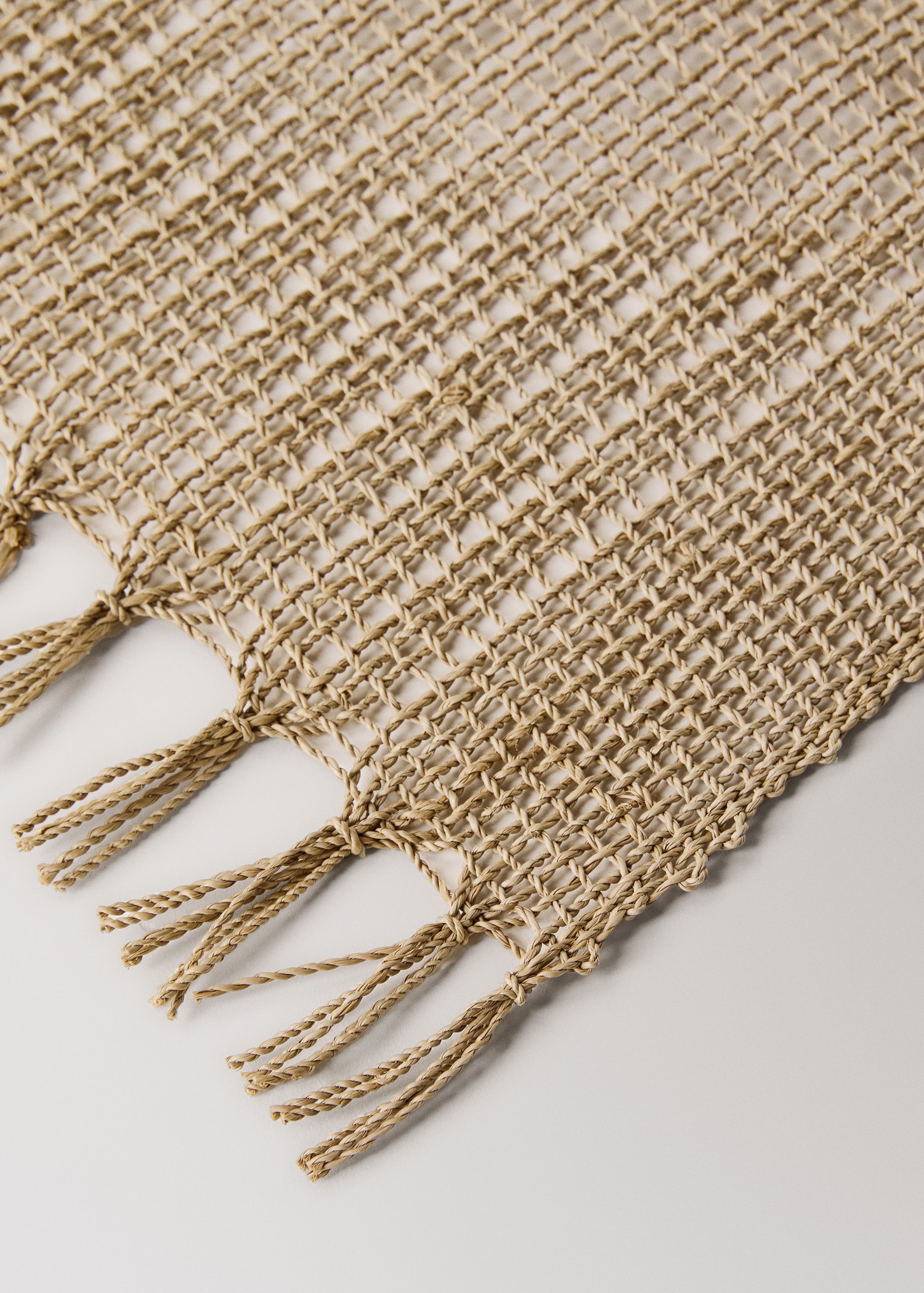 Palm fibre table mats with fringes - Details of the article 1