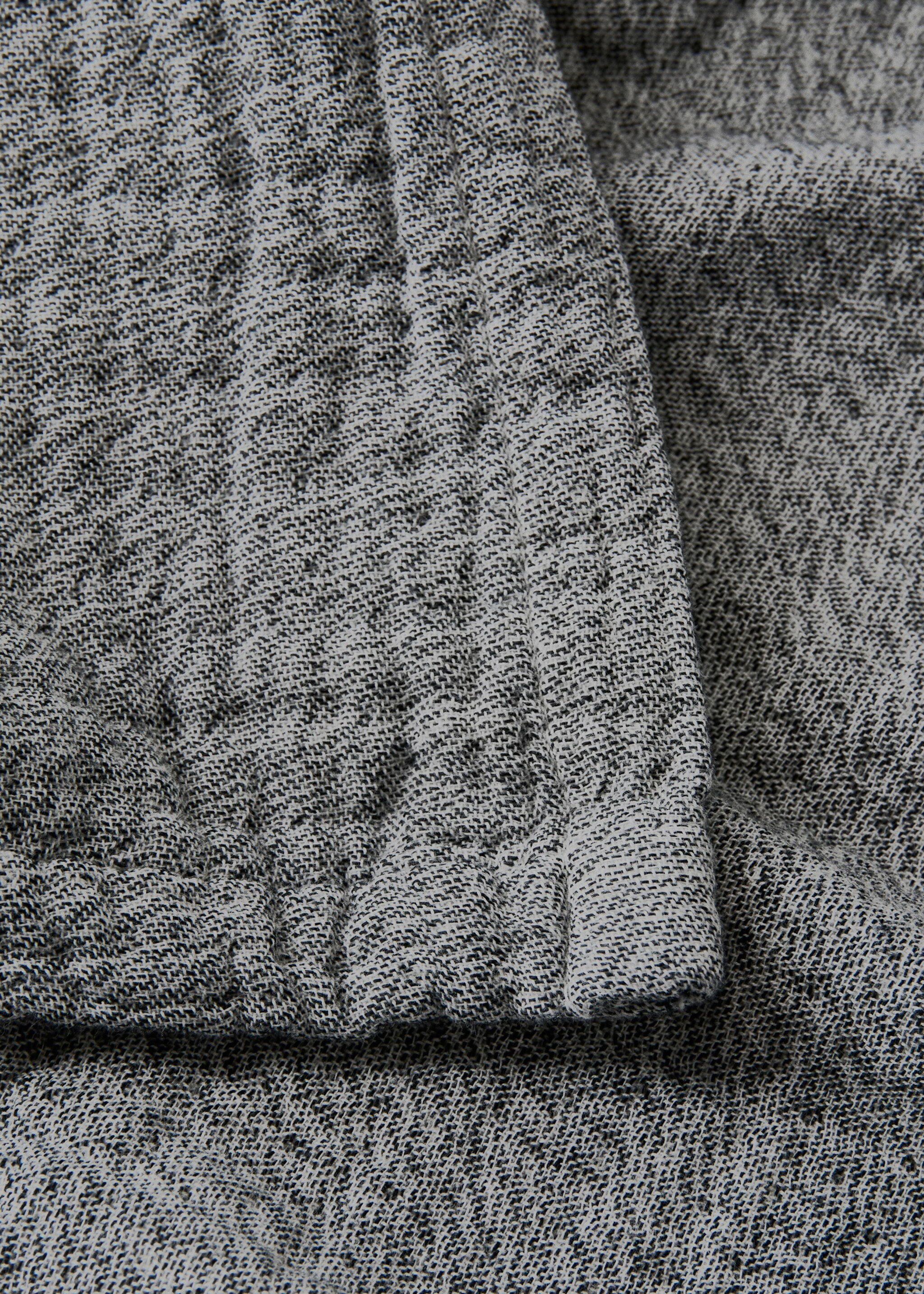 Soft melange cotton bedspread for Bed 180/200 cm - Details of the article 2, Dark Heather Grey. Ref: 27023299-00.