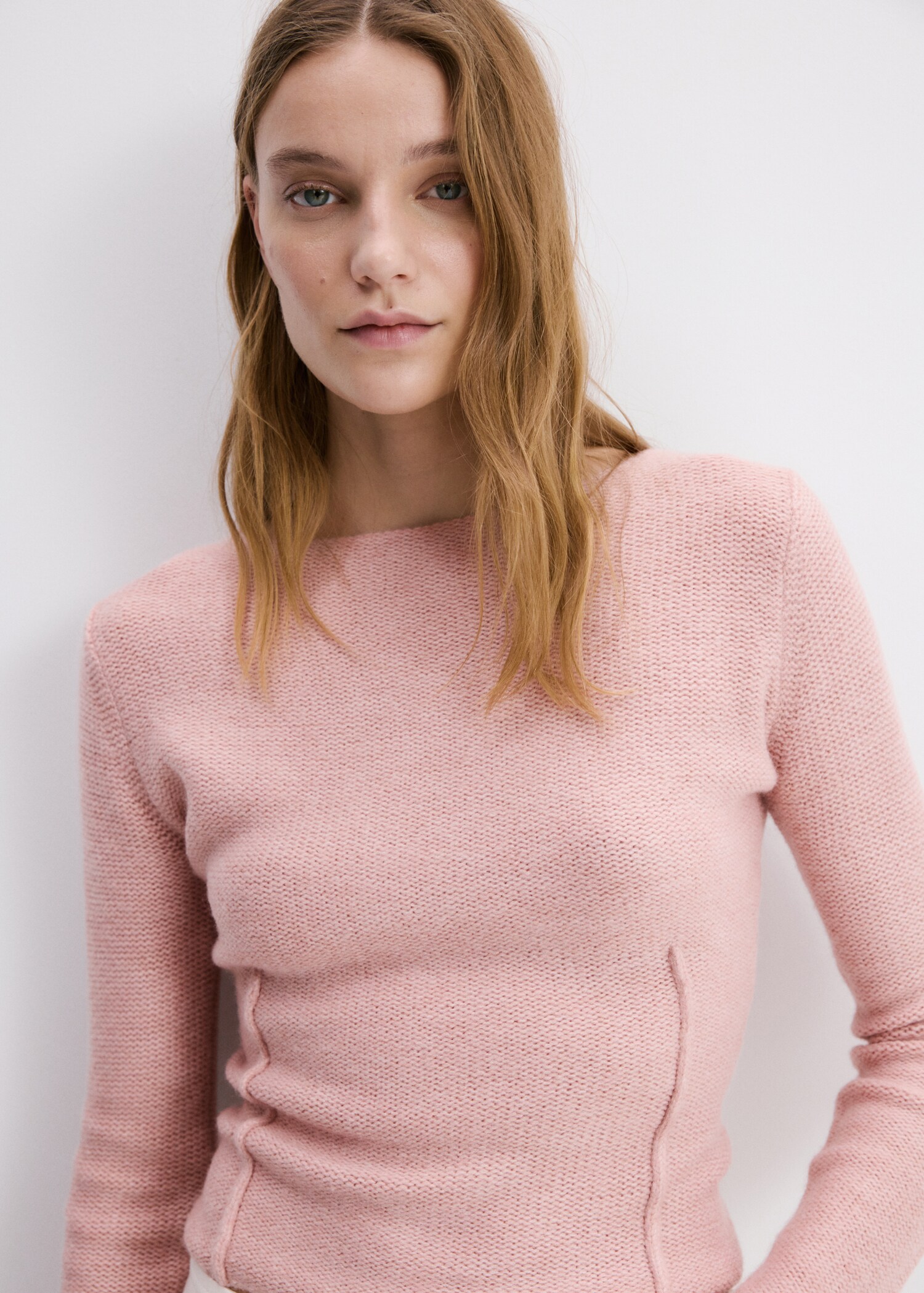 Knitted sweater with seams - Details of the article 1