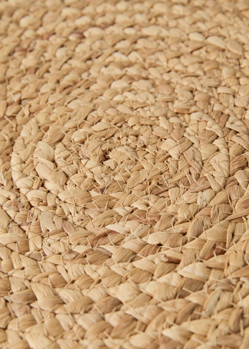 Natural fiber round tablecloth