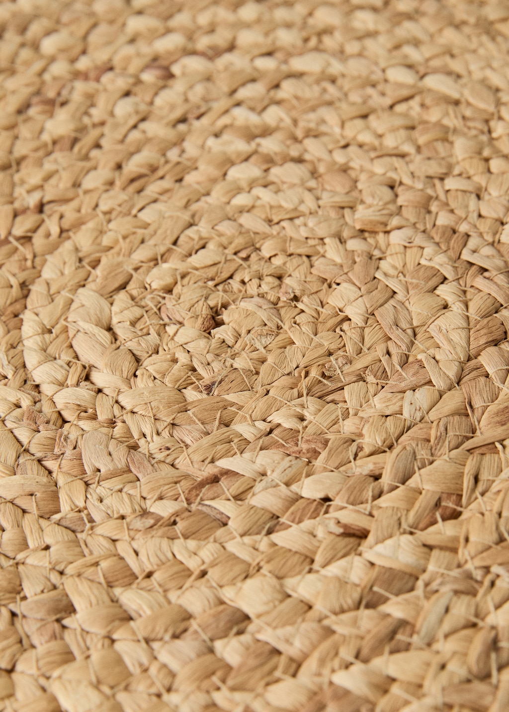 Natural fiber round tablecloth
