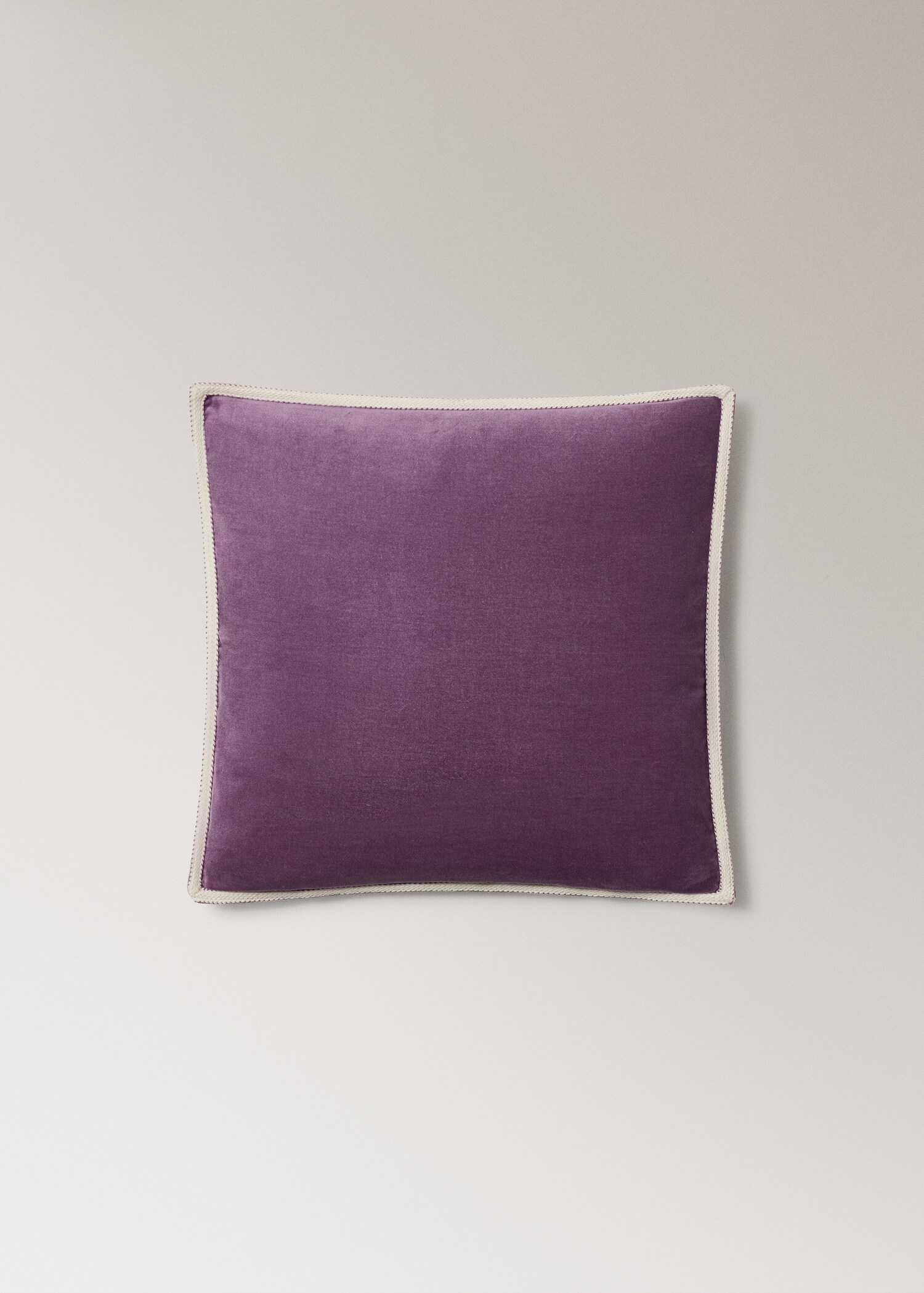 Velvet cushion cover with tape detail 50x50 cm - Article without model