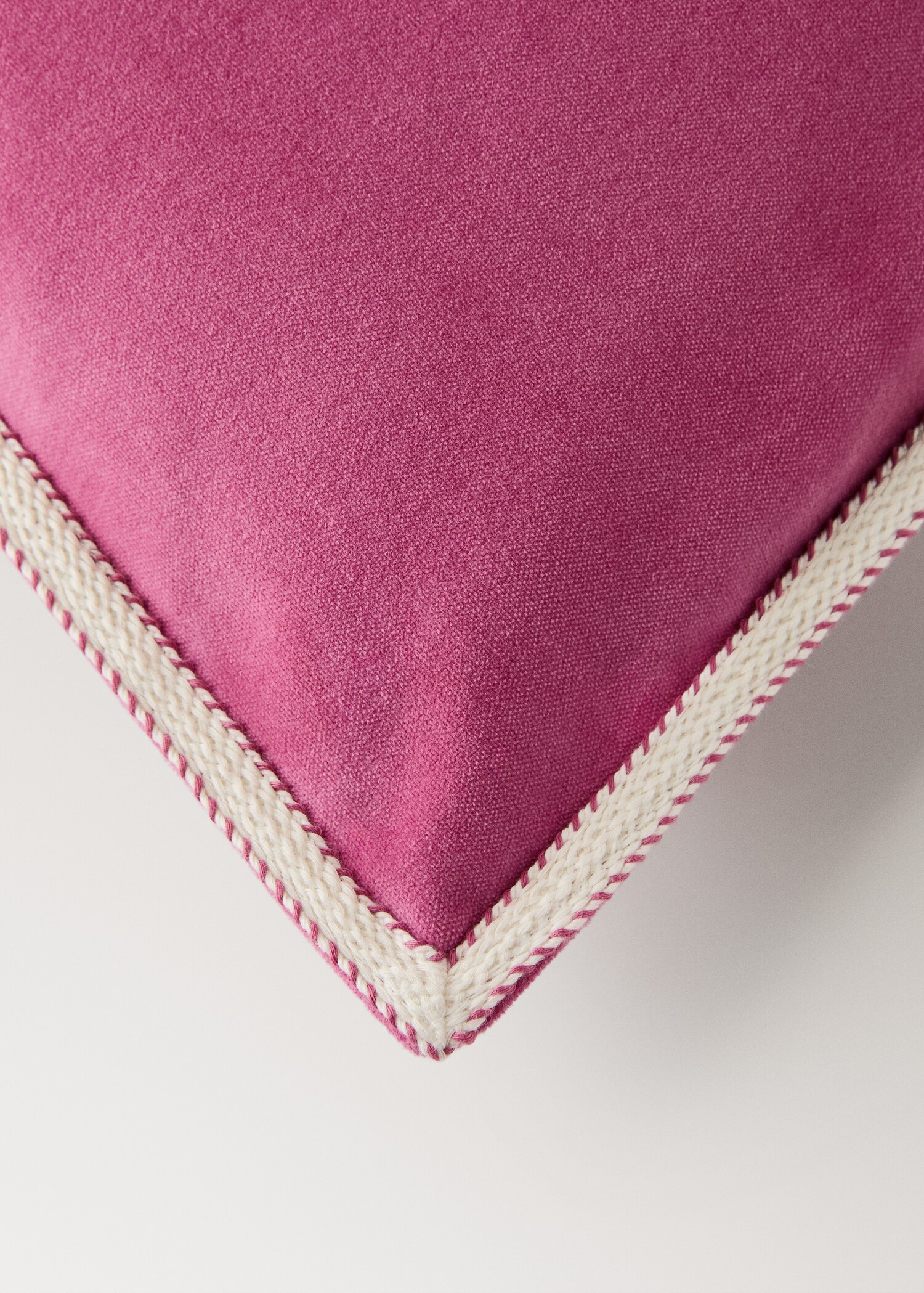 Velvet cushion cover with tape detail 50x50 cm - Details of the article 1