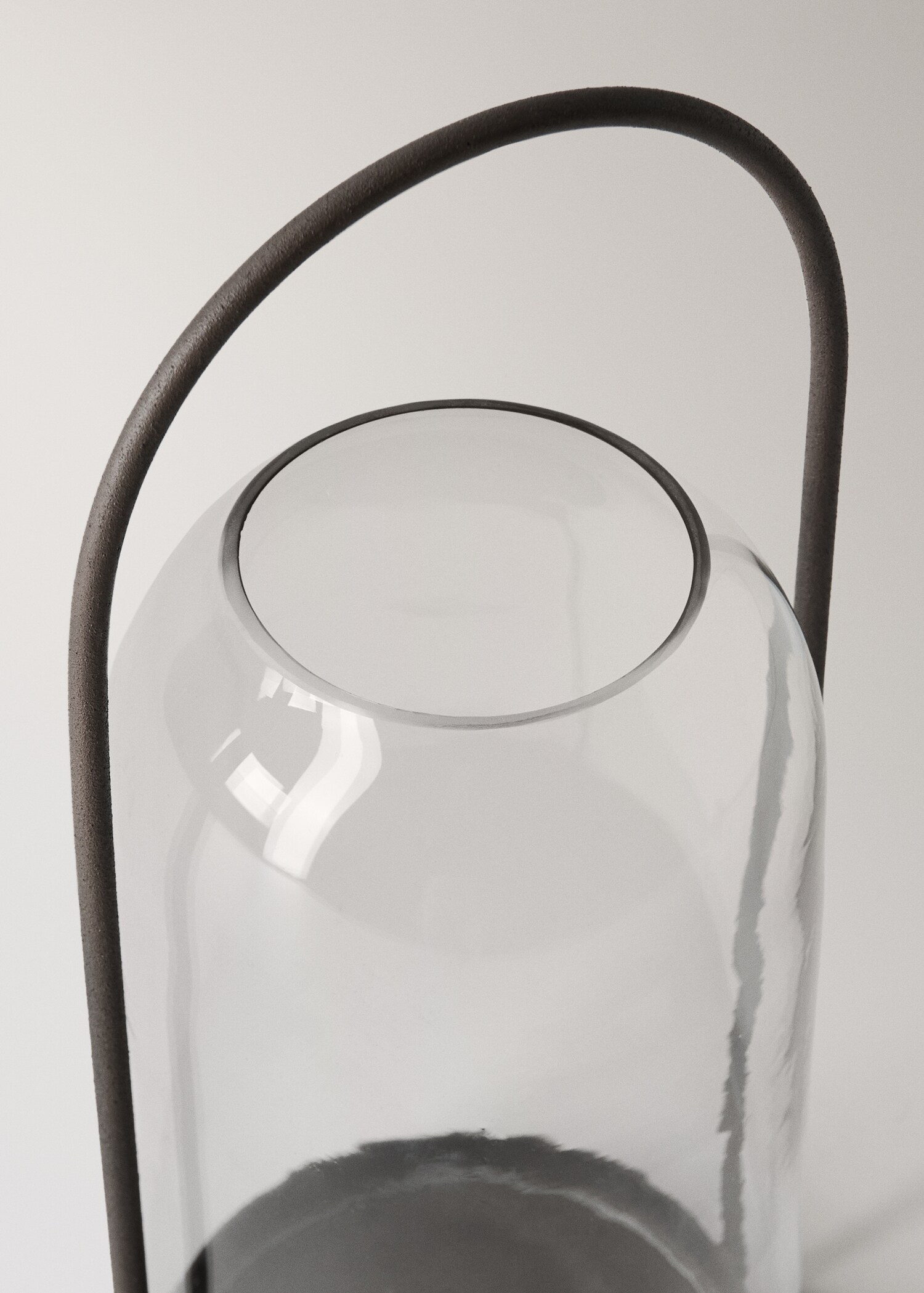 Glass and metal lantern - Details of the article 1