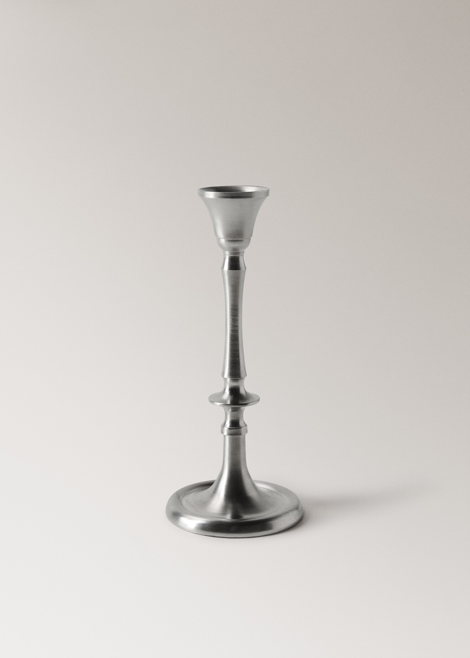 Bougeoir rond acier inoxydable 14 cm pour bougie pilier, yoga et décoration Bougeoir rond acier inoxydable 14 cm pour bougie pilier, yoga et décoration