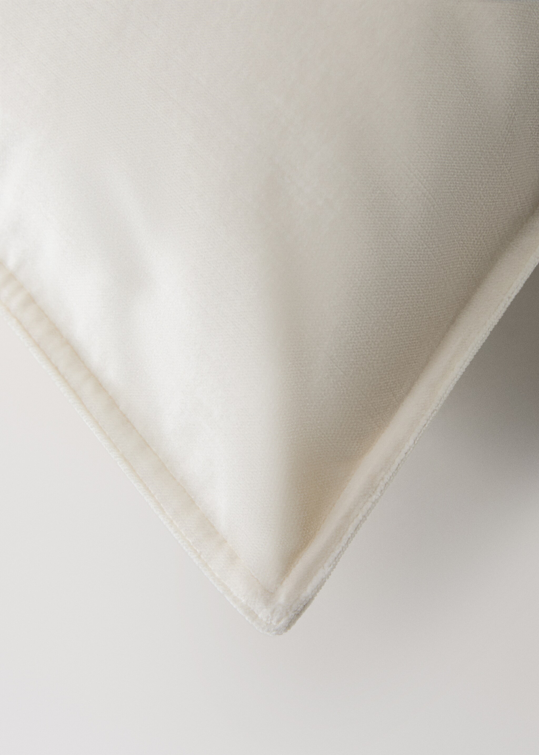 Housse de coussin velours 30x50 cm - Détail de l'article 1, Écru. Ref: 27023314-00.