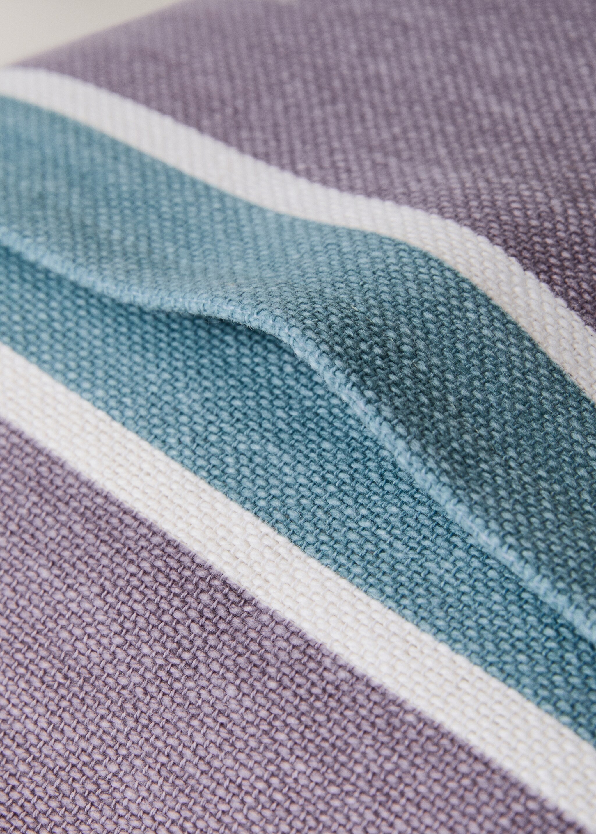 Katoenen kussenhoes met streepprint 30x50 cm - Detail van het artikel 2, Braam. Ref: 27023320-00.