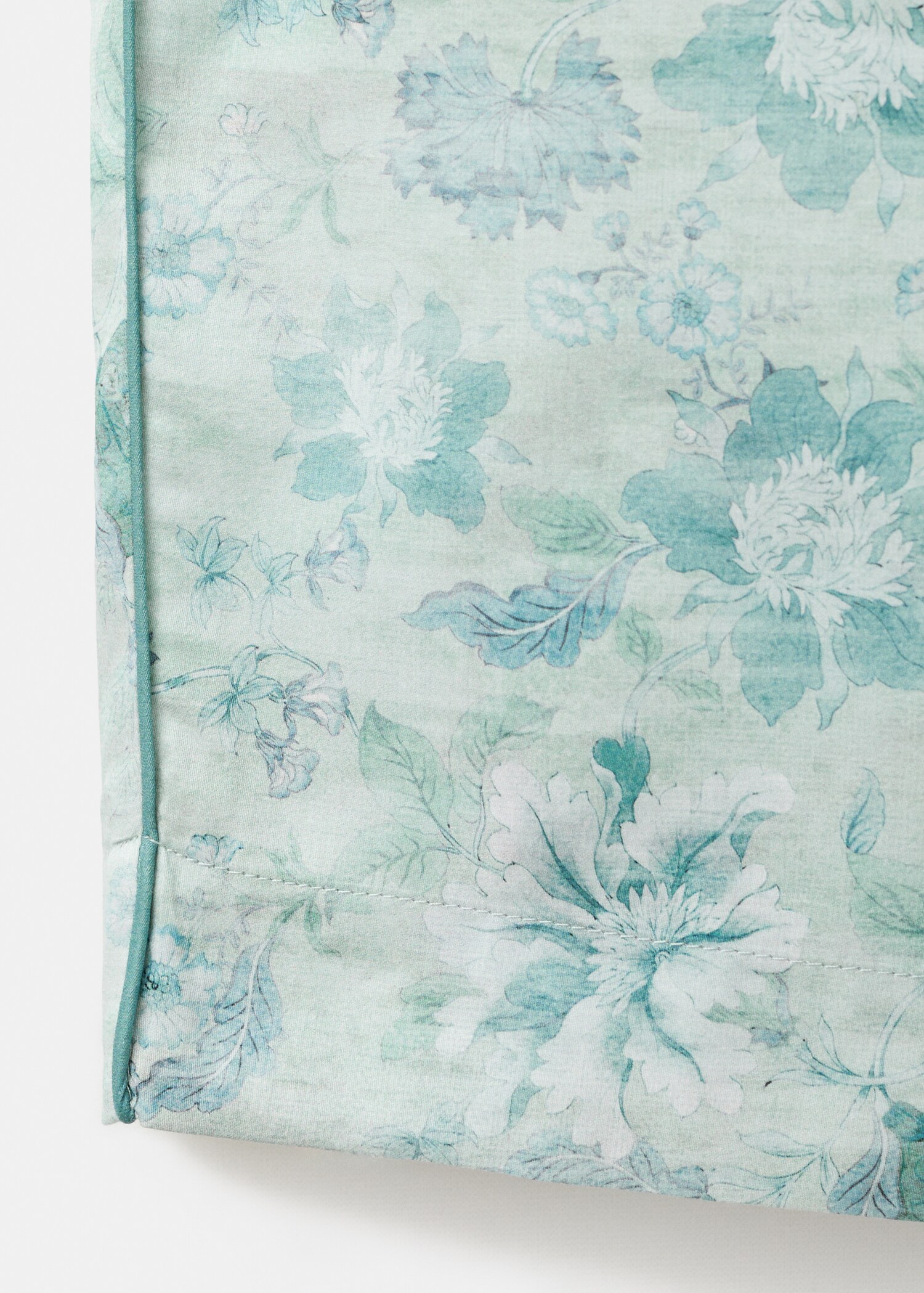 Printed trousers with piping - Details of the article 8